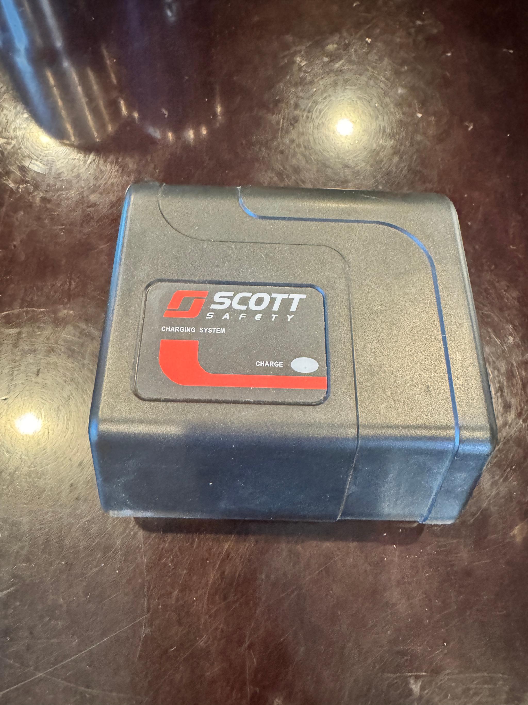 Scott Safety/ISG X380 Truck Charger - image 1