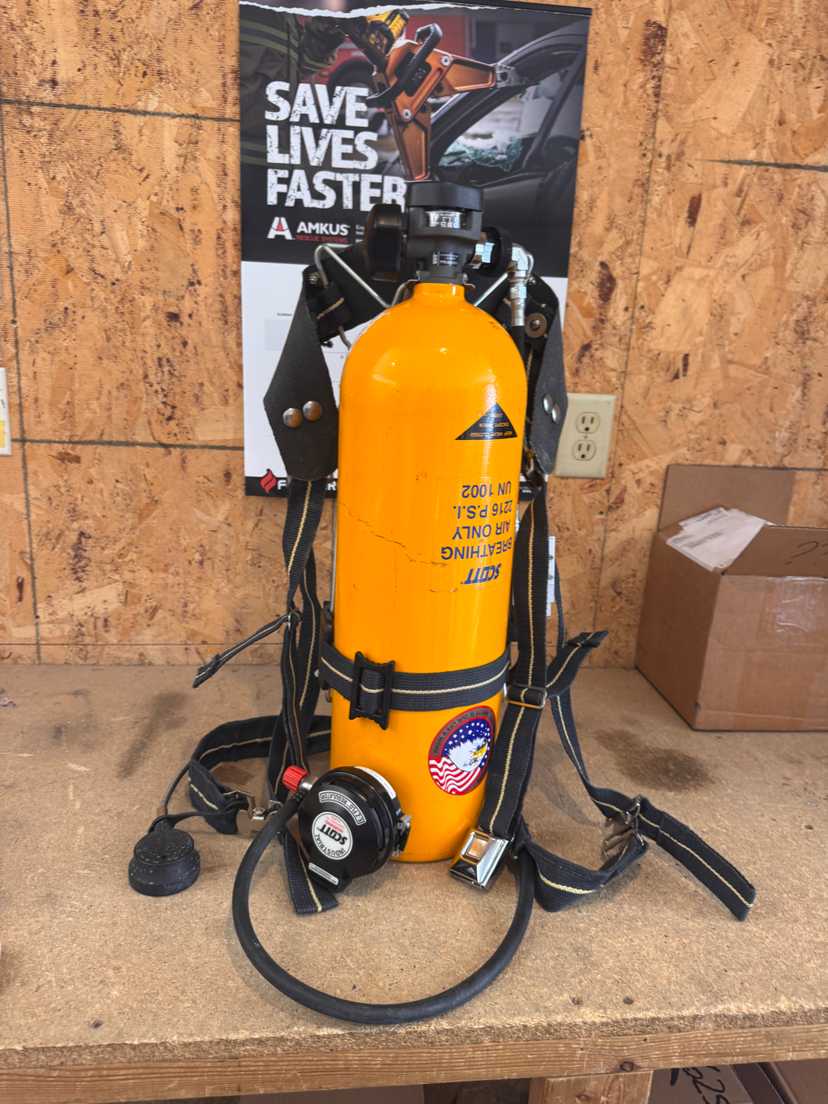 Scott Safety Industrial SCBA 2216