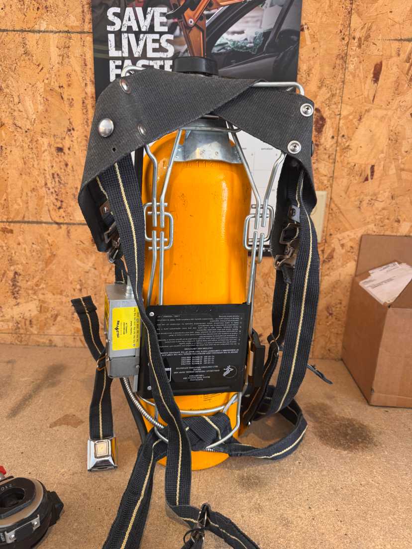Scott Safety Industrial SCBA 2216 — photo 2