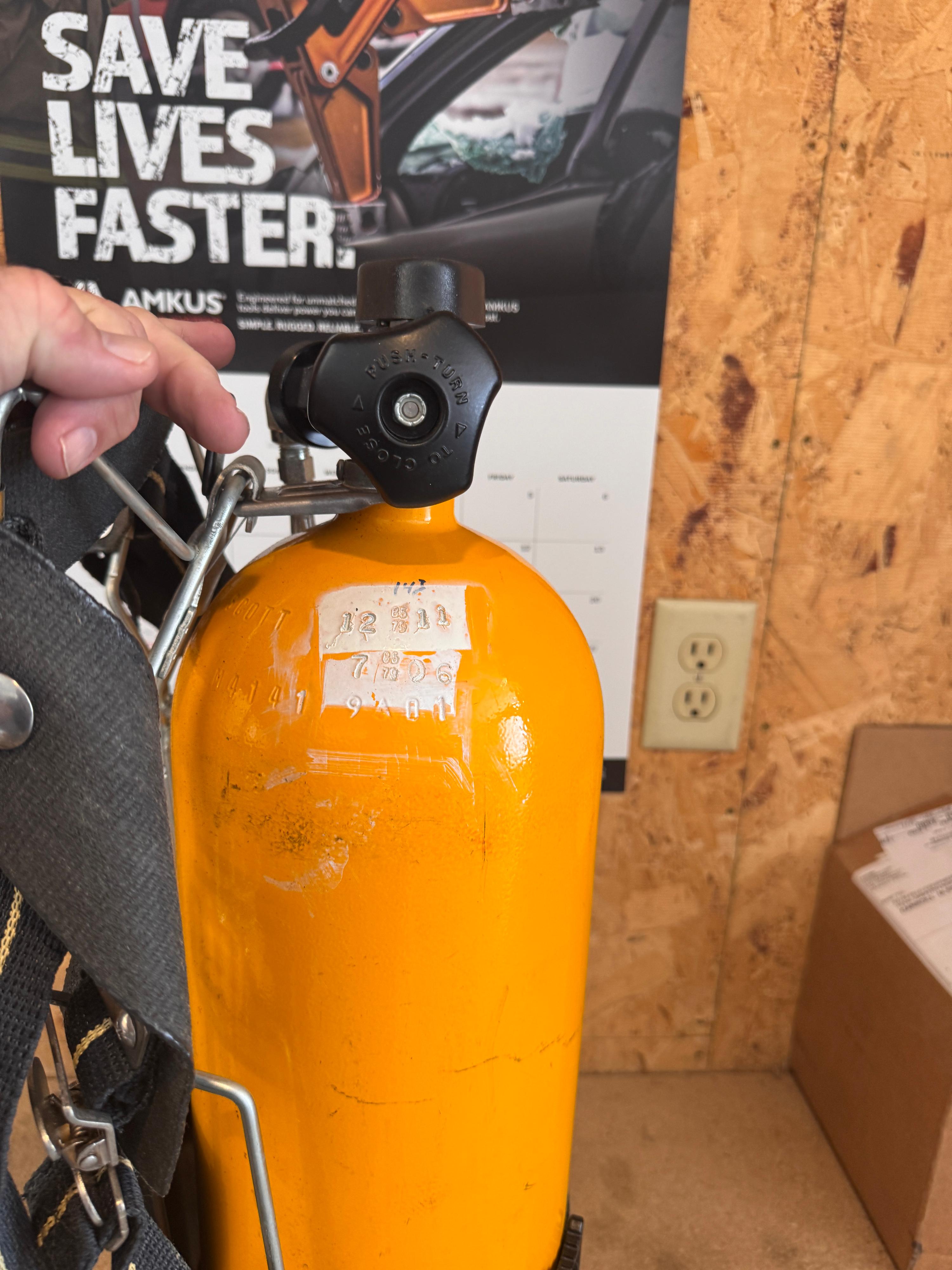 Scott Safety Industrial SCBA 2216 - image 3