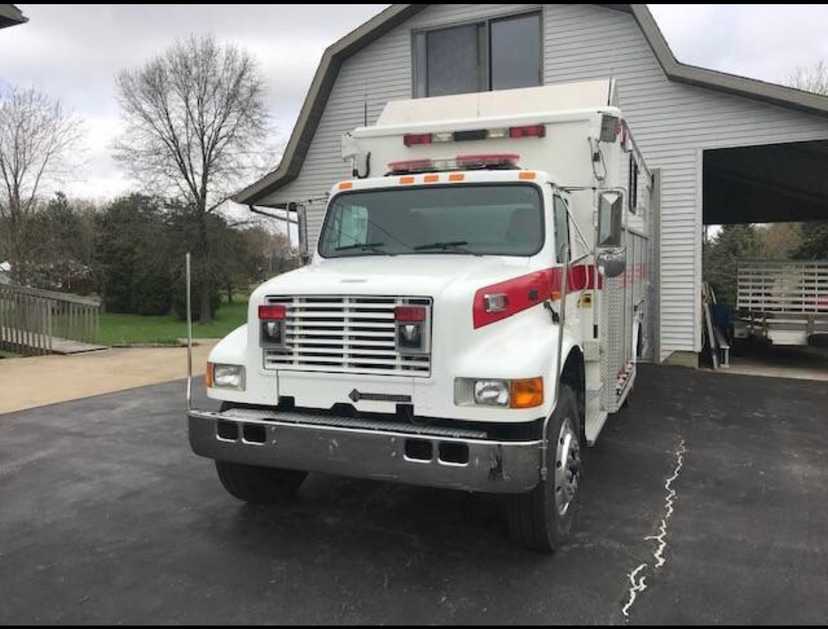 1994 International 4900 Heavy Rescue — photo 2
