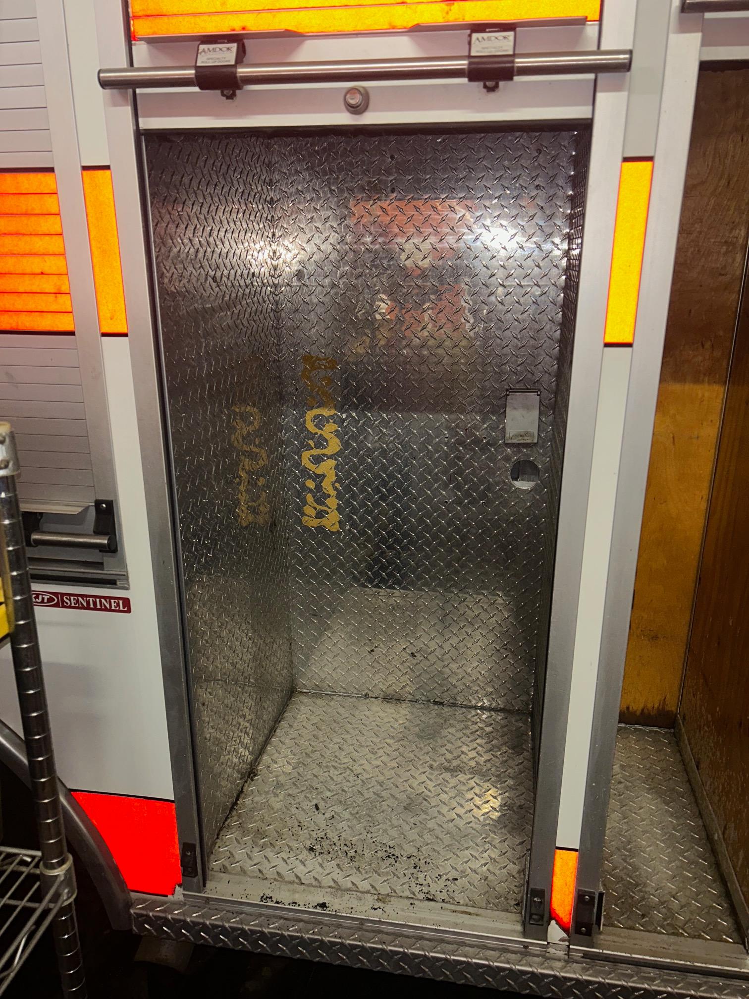 1994 International 4900 Heavy Rescue - image 20