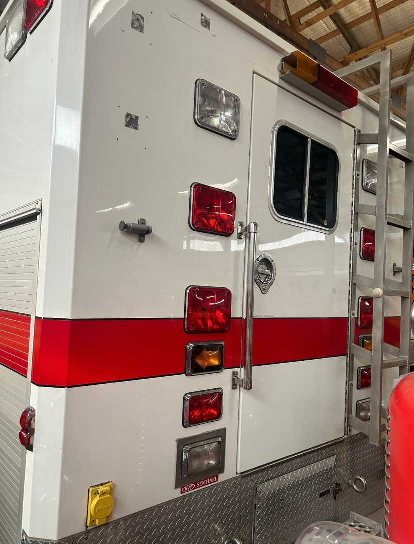 1994 International 4900 Heavy Rescue — photo 4