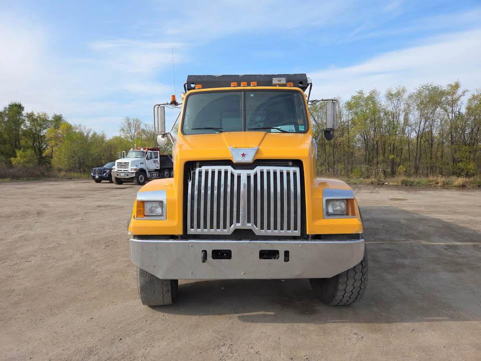 2016 Western Star 4700 Dump Truck - image 3