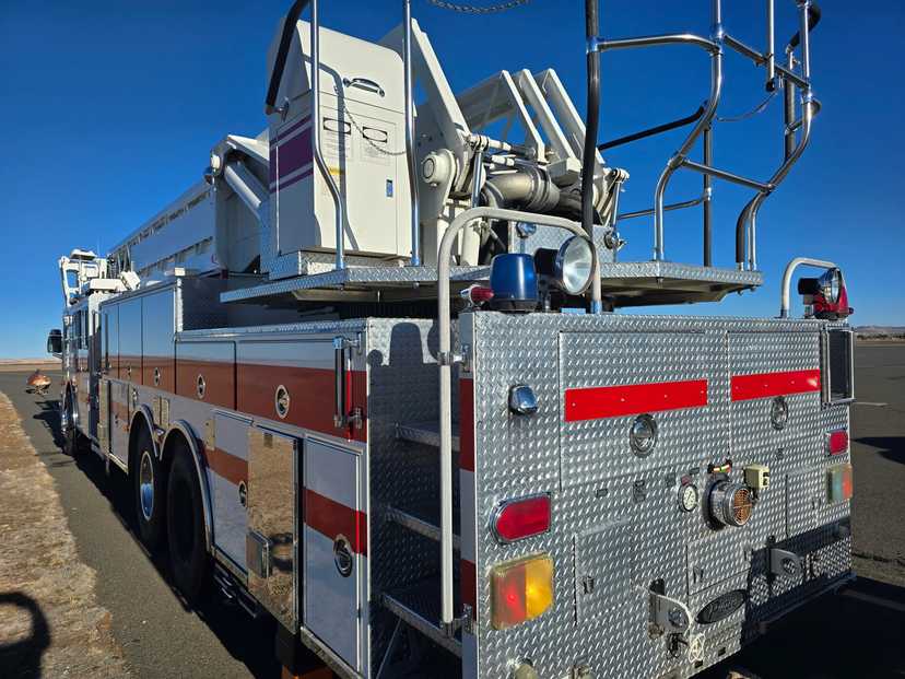 1996 Pierce Lance 100' Quint — photo 4