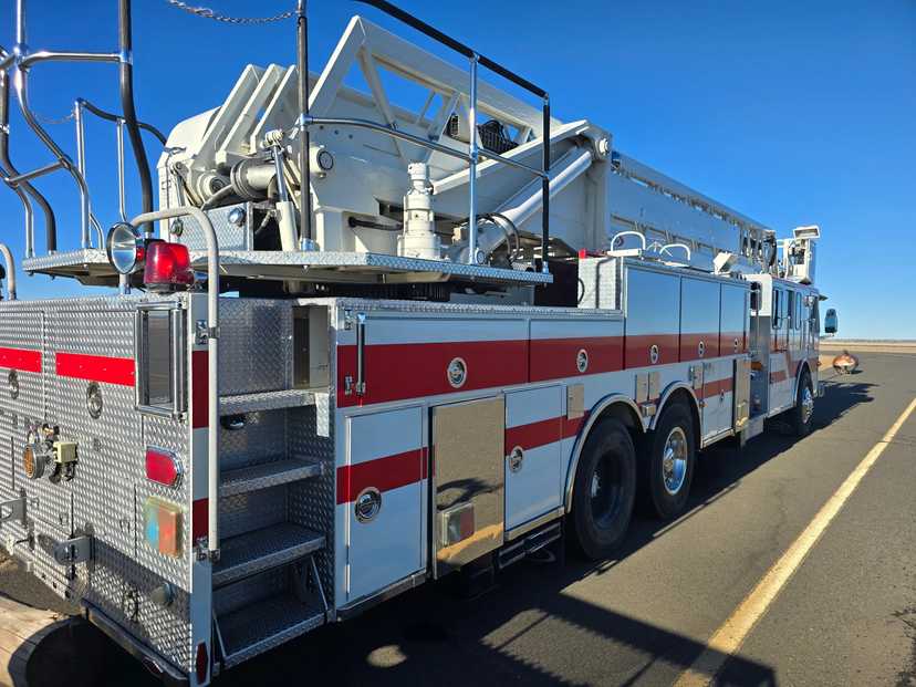 1996 Pierce Lance 100' Quint — photo 6