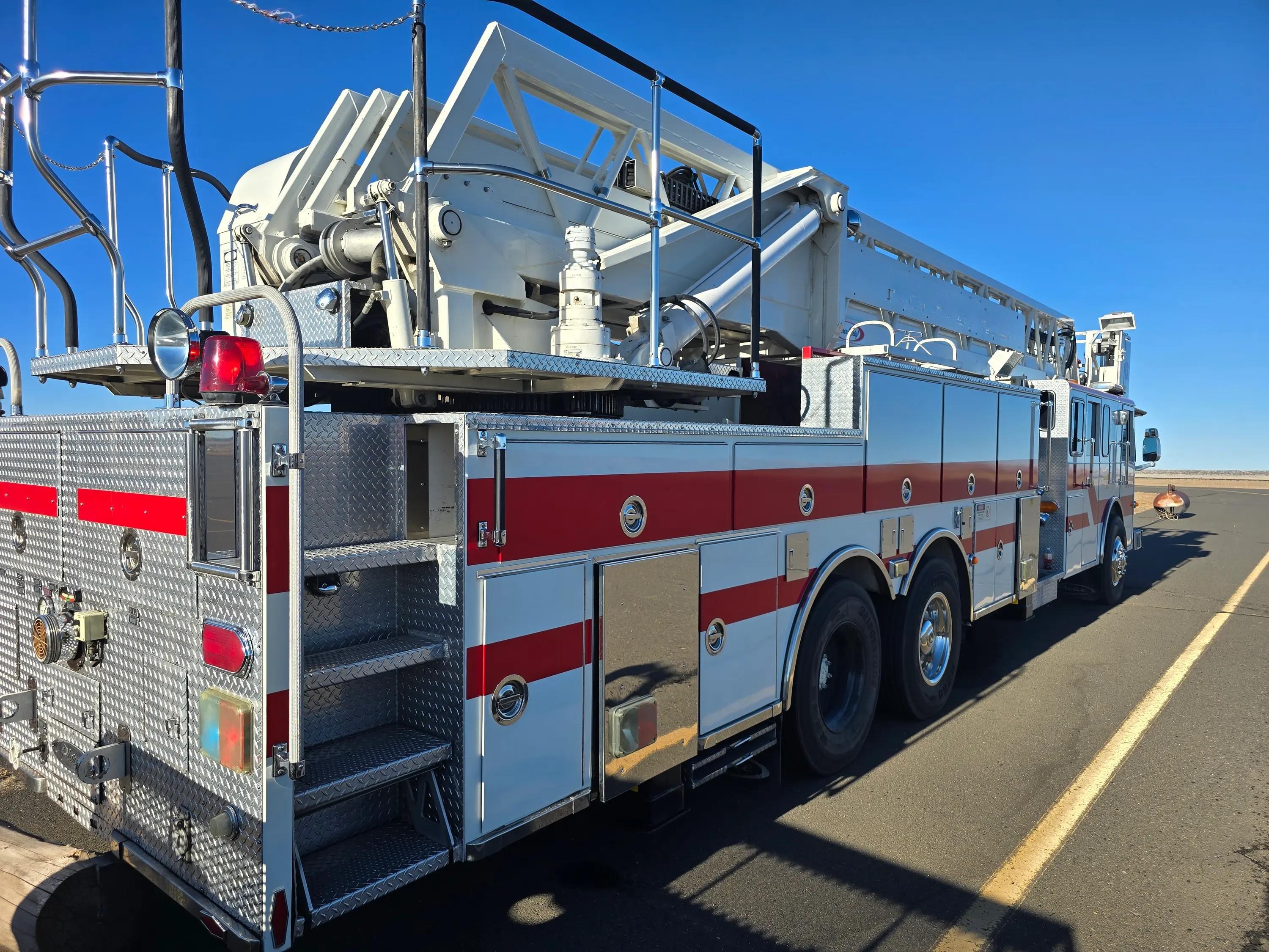 1996 Pierce Lance 100' Quint - image 6