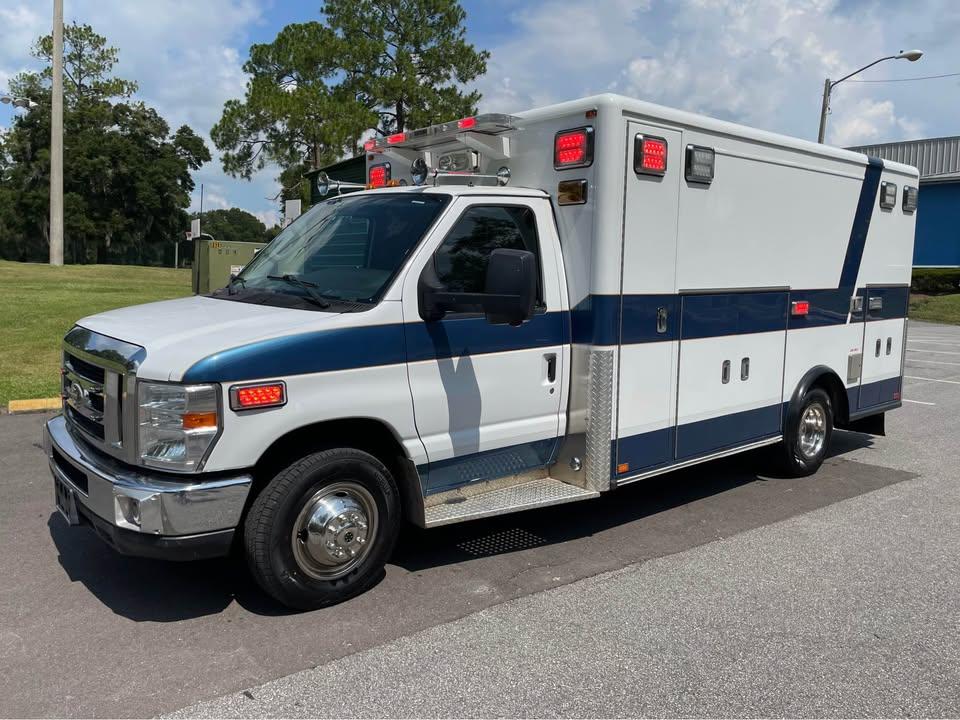 2015 Ford 3-450 Horton 553 Type 3 Ambulance