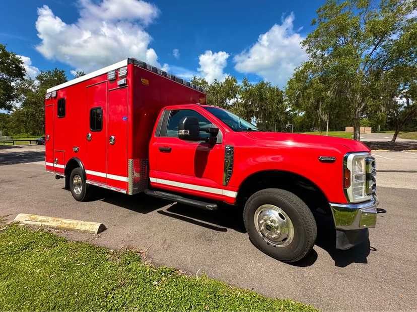 2023 F-350 4x4 Braun NW Type 1