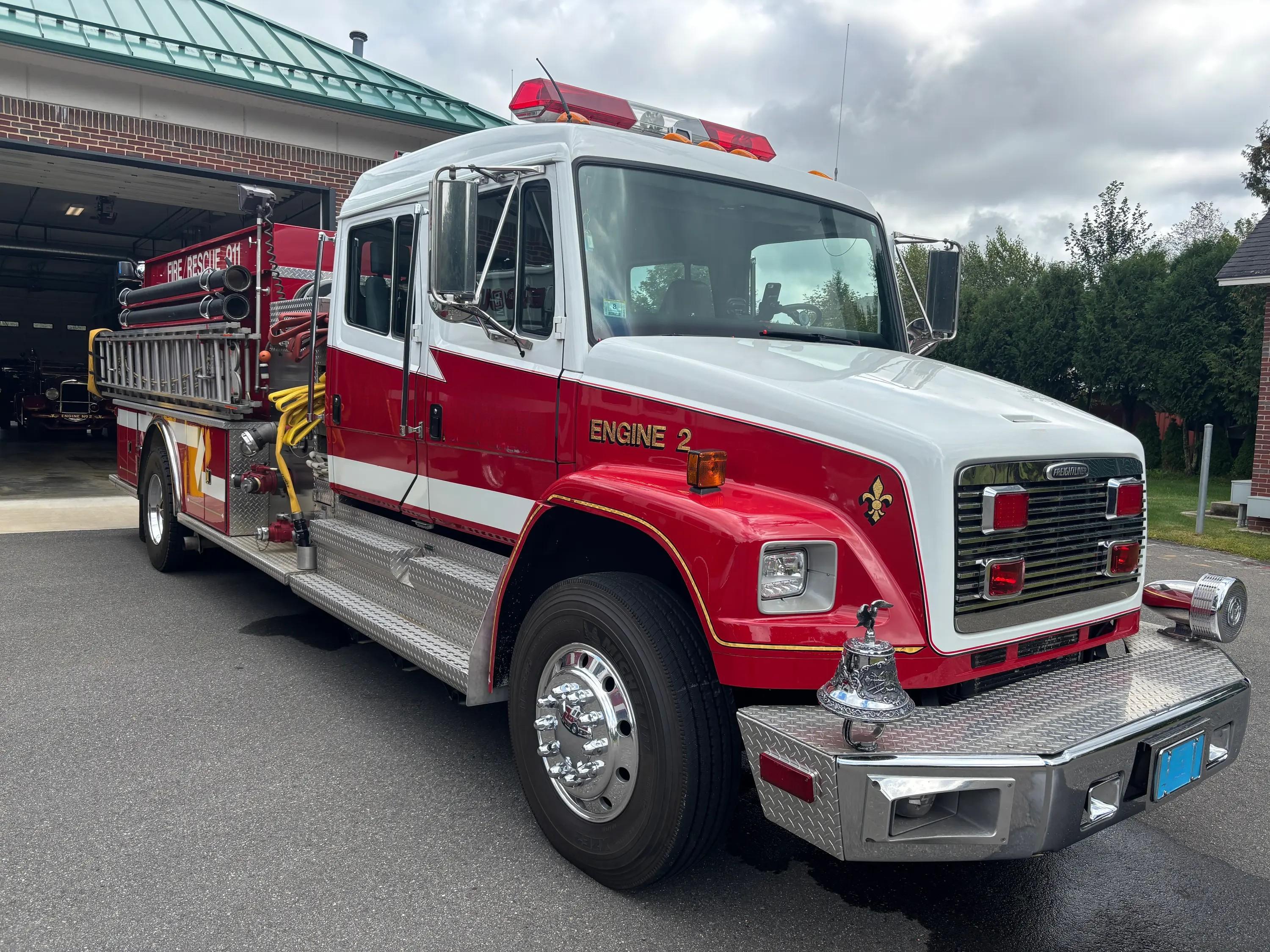 1998 Freightliner Pumper - image 3