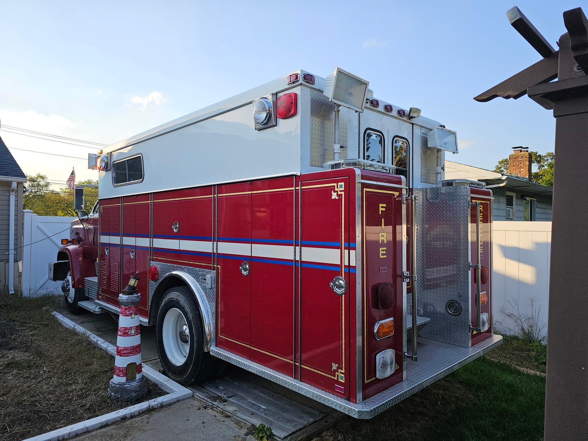 1990 GMC C7D Medium Rescue - image 2