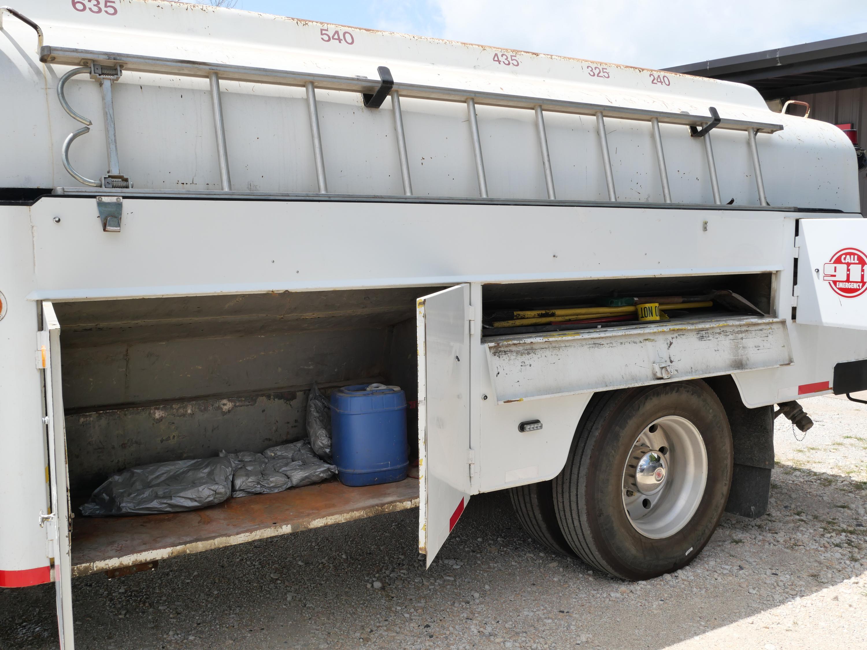1986 International 2200 Gallon Tanker/Tender - image 14