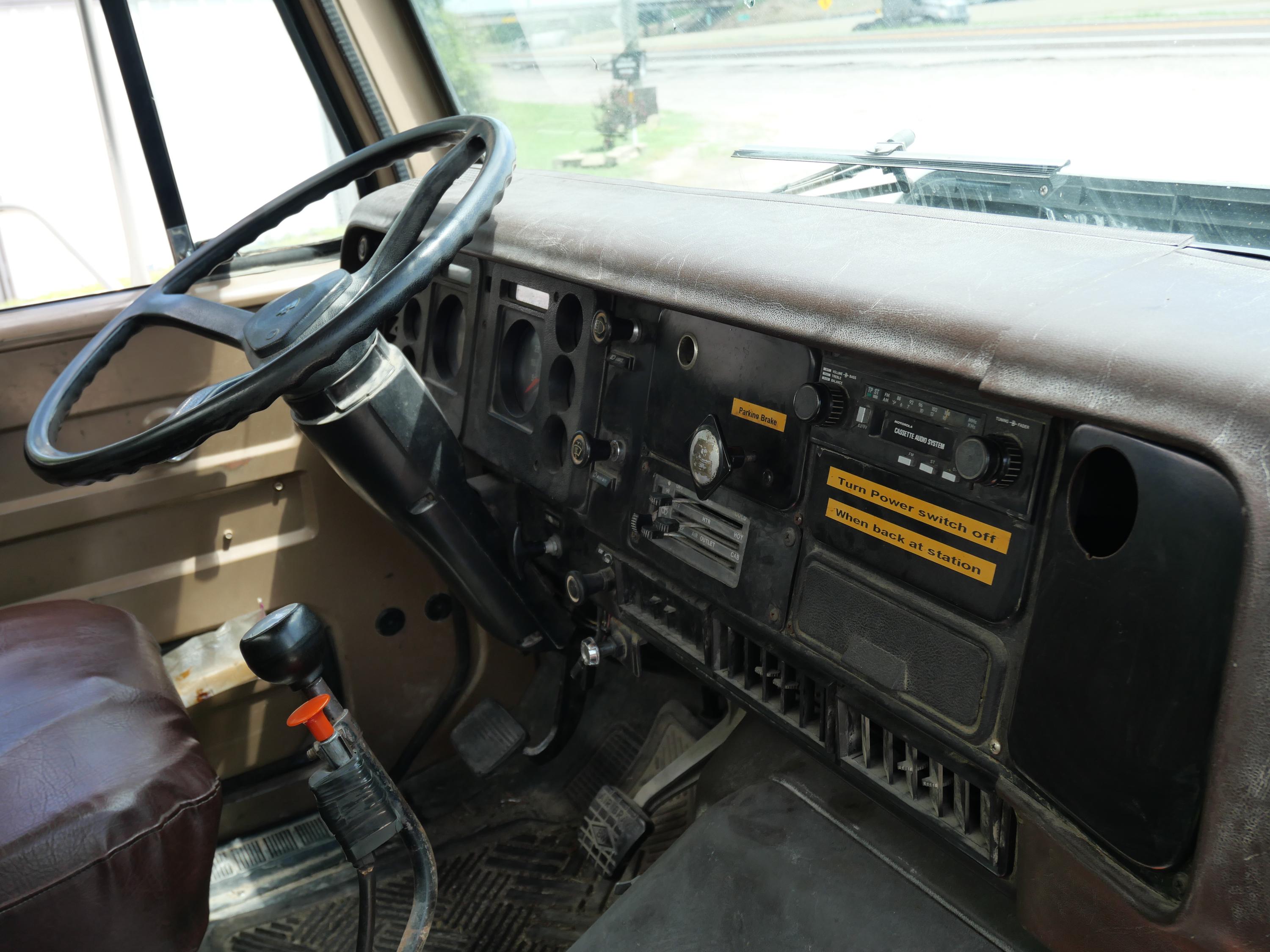1986 International 2200 Gallon Tanker/Tender - image 28