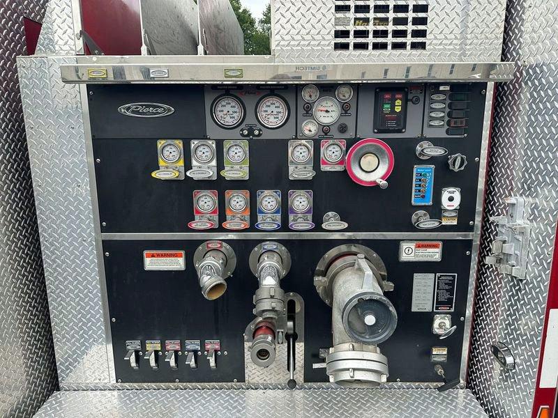2009 Pierce 61 ft Sky boom - image 10
