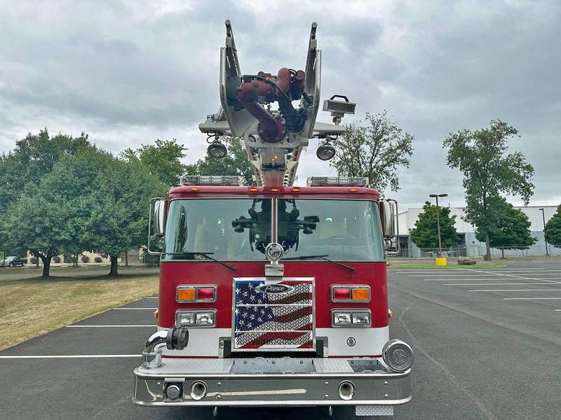 2009 Pierce 61 ft Sky boom - image 11