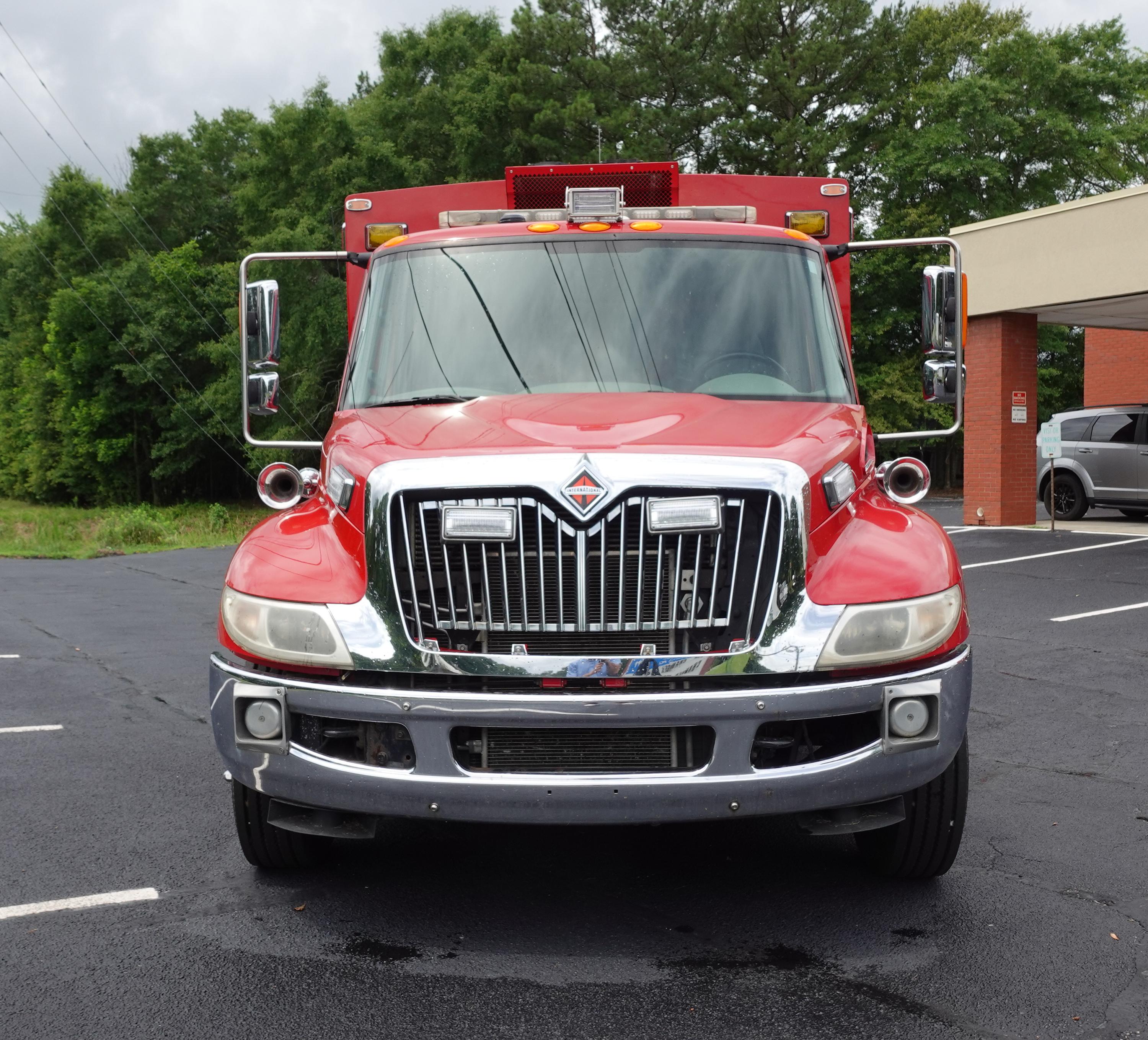 2016 Braun International Type I Ambulance - image 3