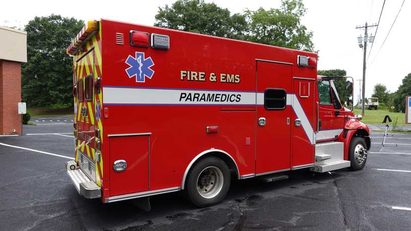 2016 Braun International Type I Ambulance — photo 2