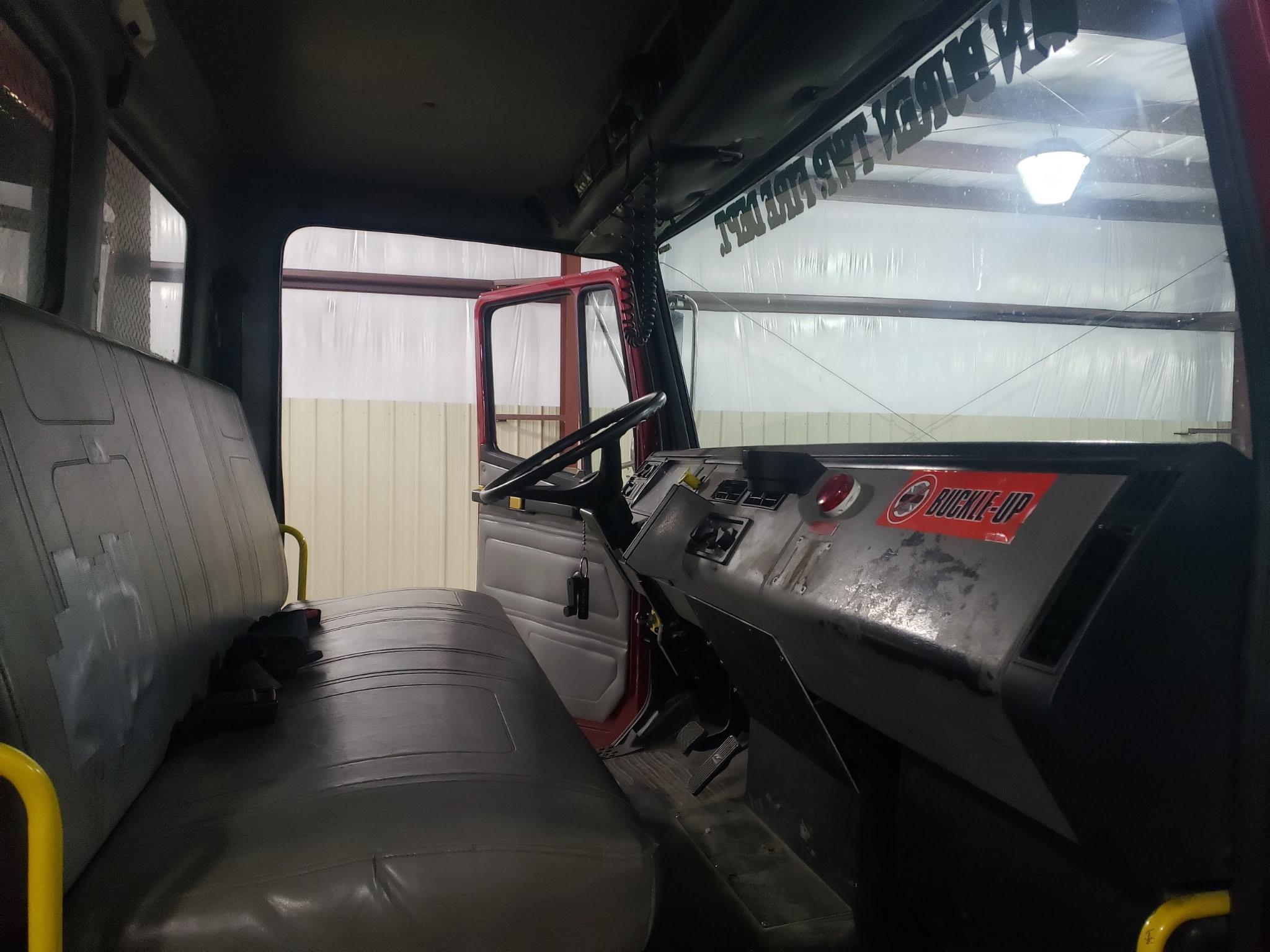 2001 Freightliner FL80 Engine 1250/1000/30 - image 18