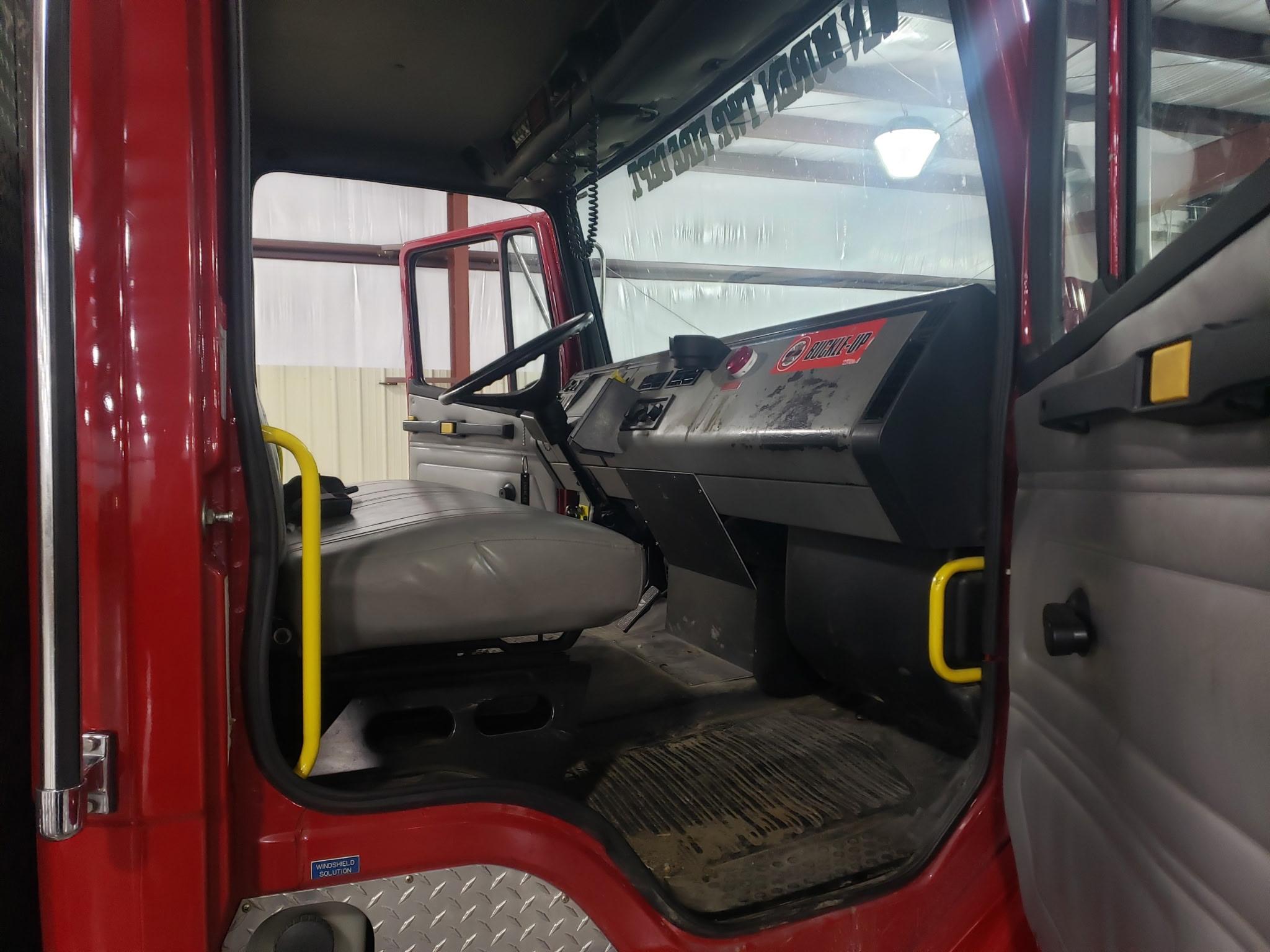 2001 Freightliner FL80 Engine 1250/1000/30 - image 17