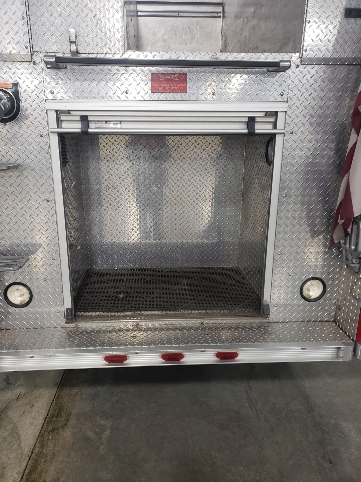 2001 Freightliner FL80 Engine 1250/1000/30 - image 9