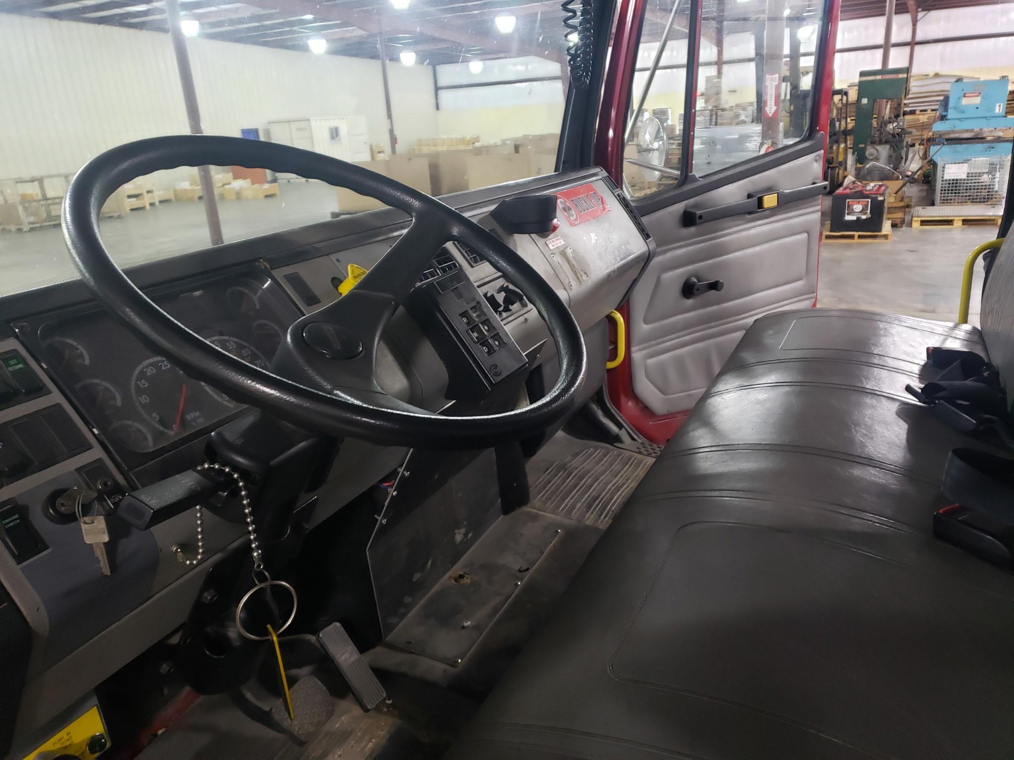 2001 Freightliner FL80 Engine 1250/1000/30 - image 16