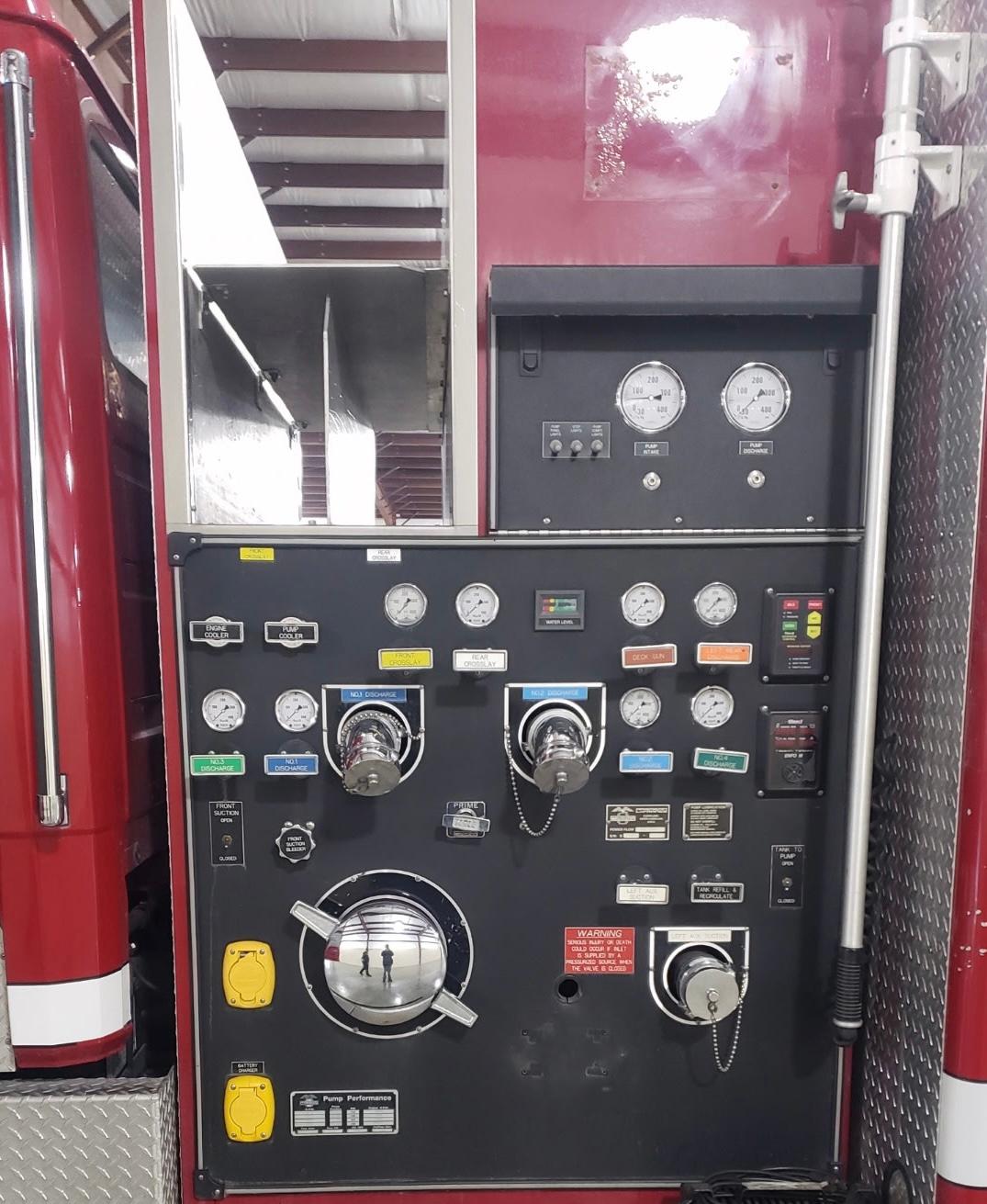 2001 Freightliner FL80 Engine 1250/1000/30 - image 4
