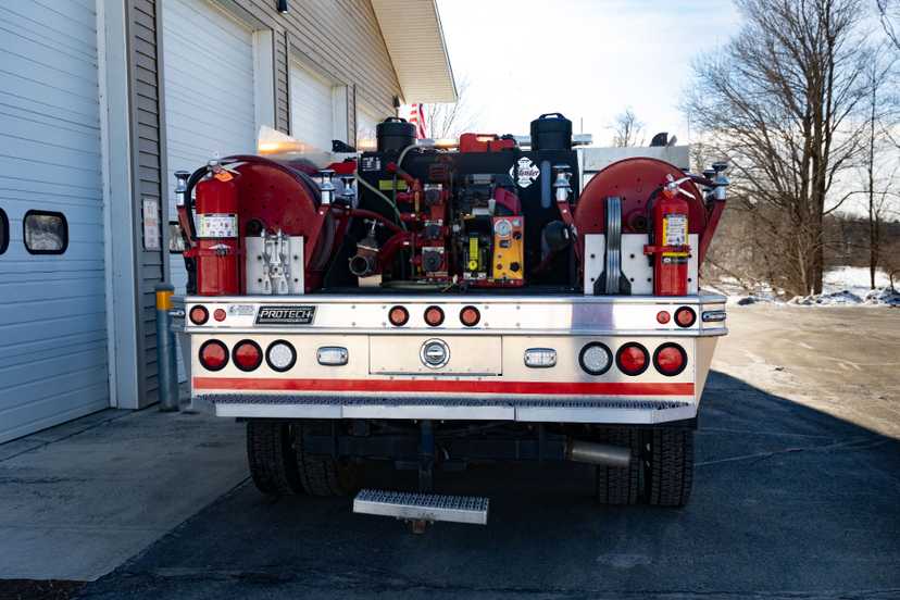2016 Ram 5500 4x4 Brush Truck — photo 4