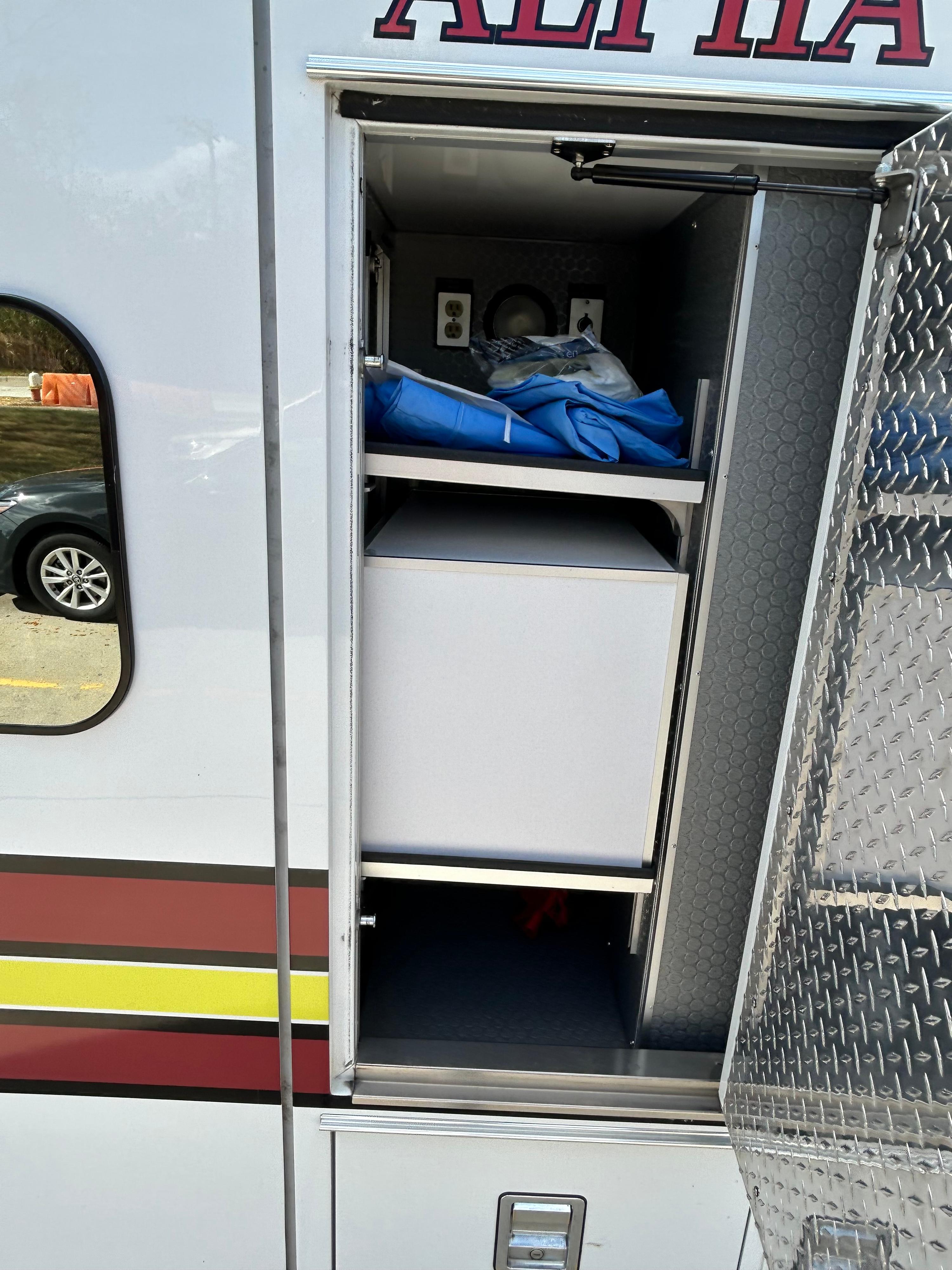 2015 Road Rescue Ford Type III Ambulance - image 17