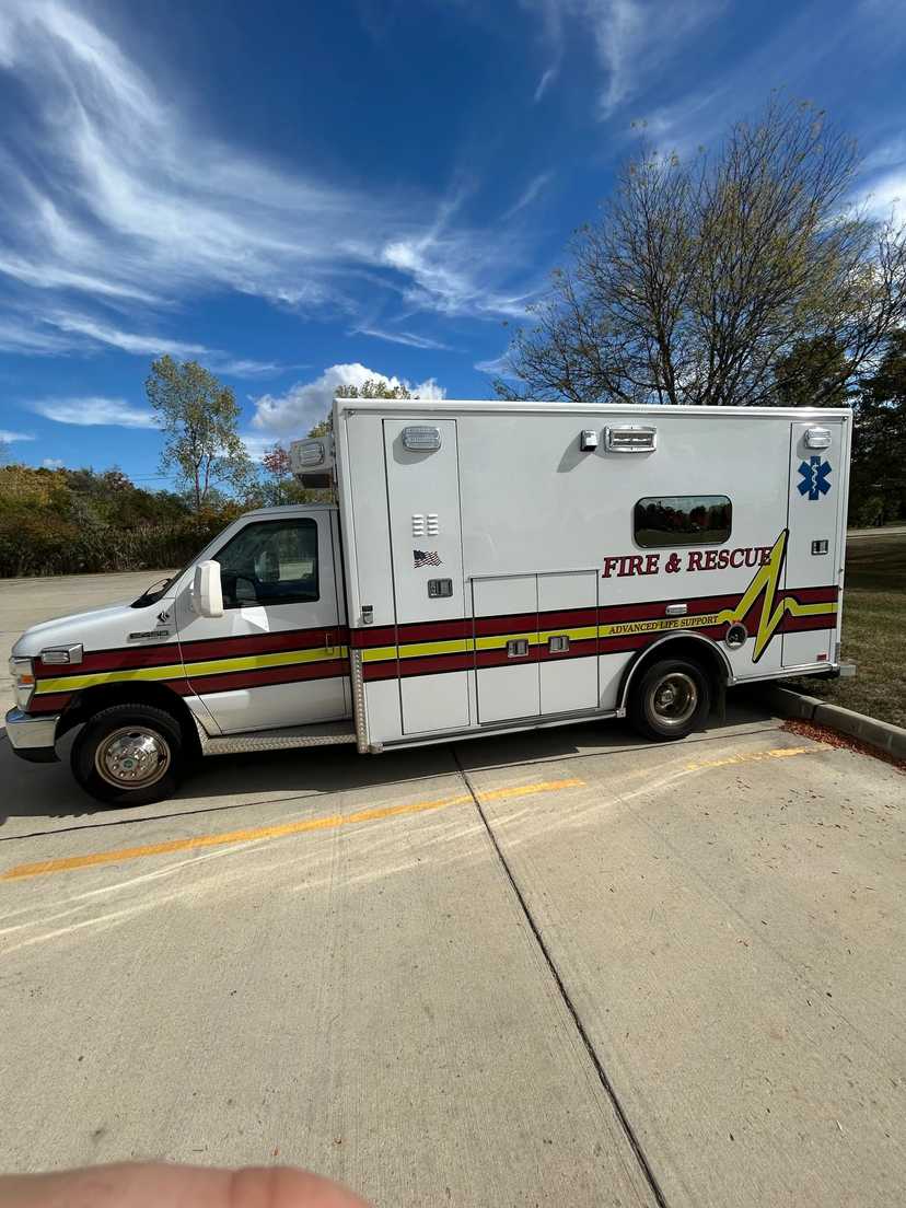 2015 Road Rescue Ford Type III Ambulance — photo 2