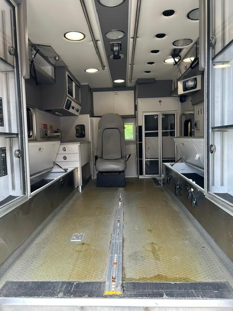 2015 Road Rescue Ford Type III Ambulance - image 20