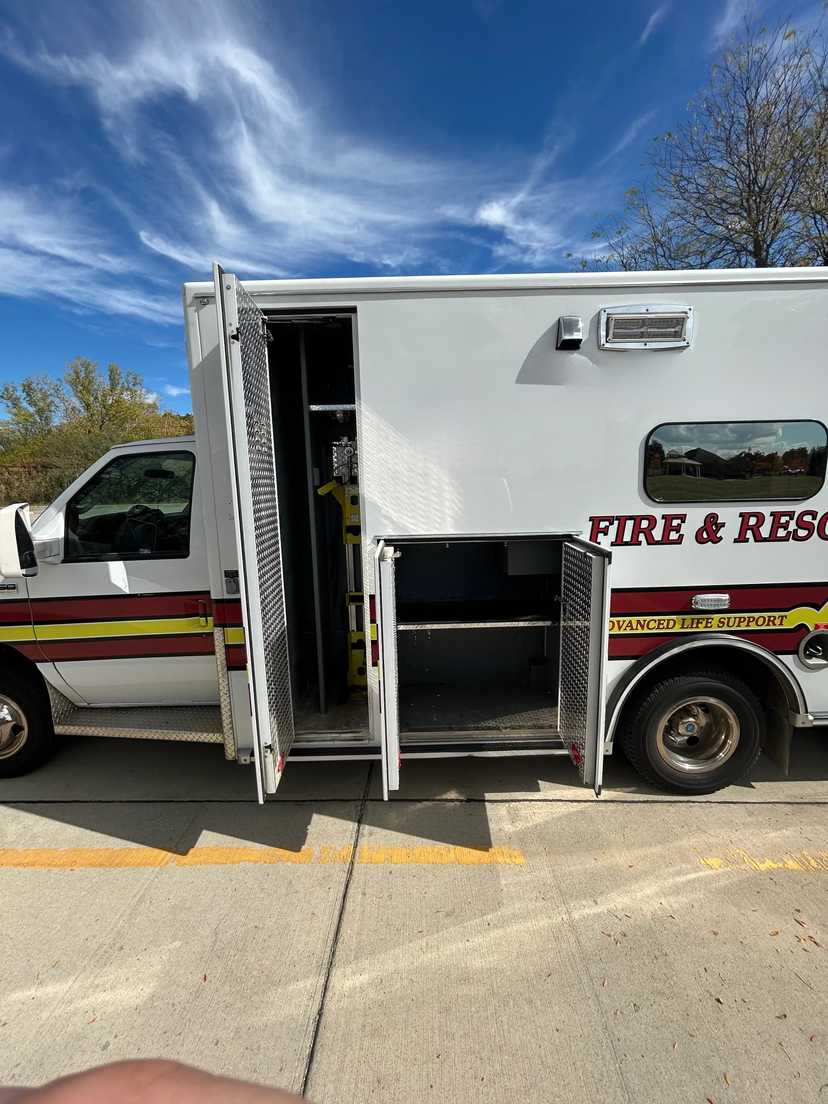 2015 Road Rescue Ford Type III Ambulance — photo 3