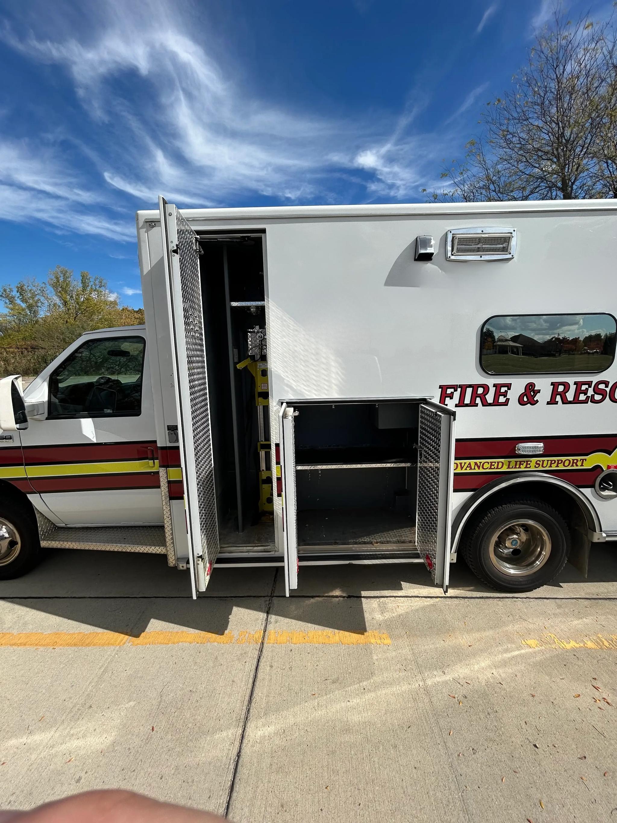 2015 Road Rescue Ford Type III Ambulance - image 3