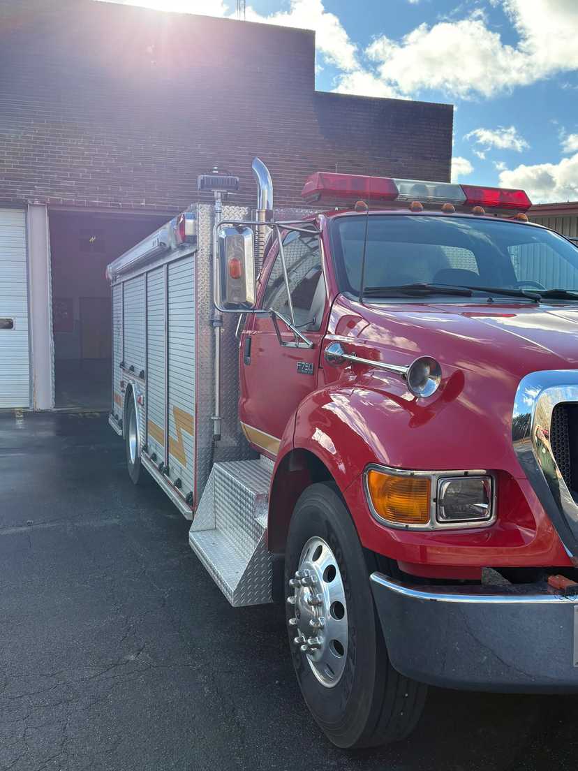 2004 Ford F750 Squad — photo 3