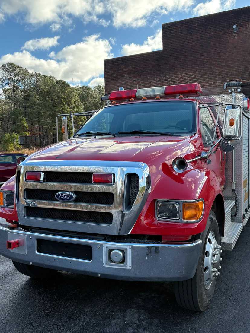 2004 Ford F750 Squad — photo 2