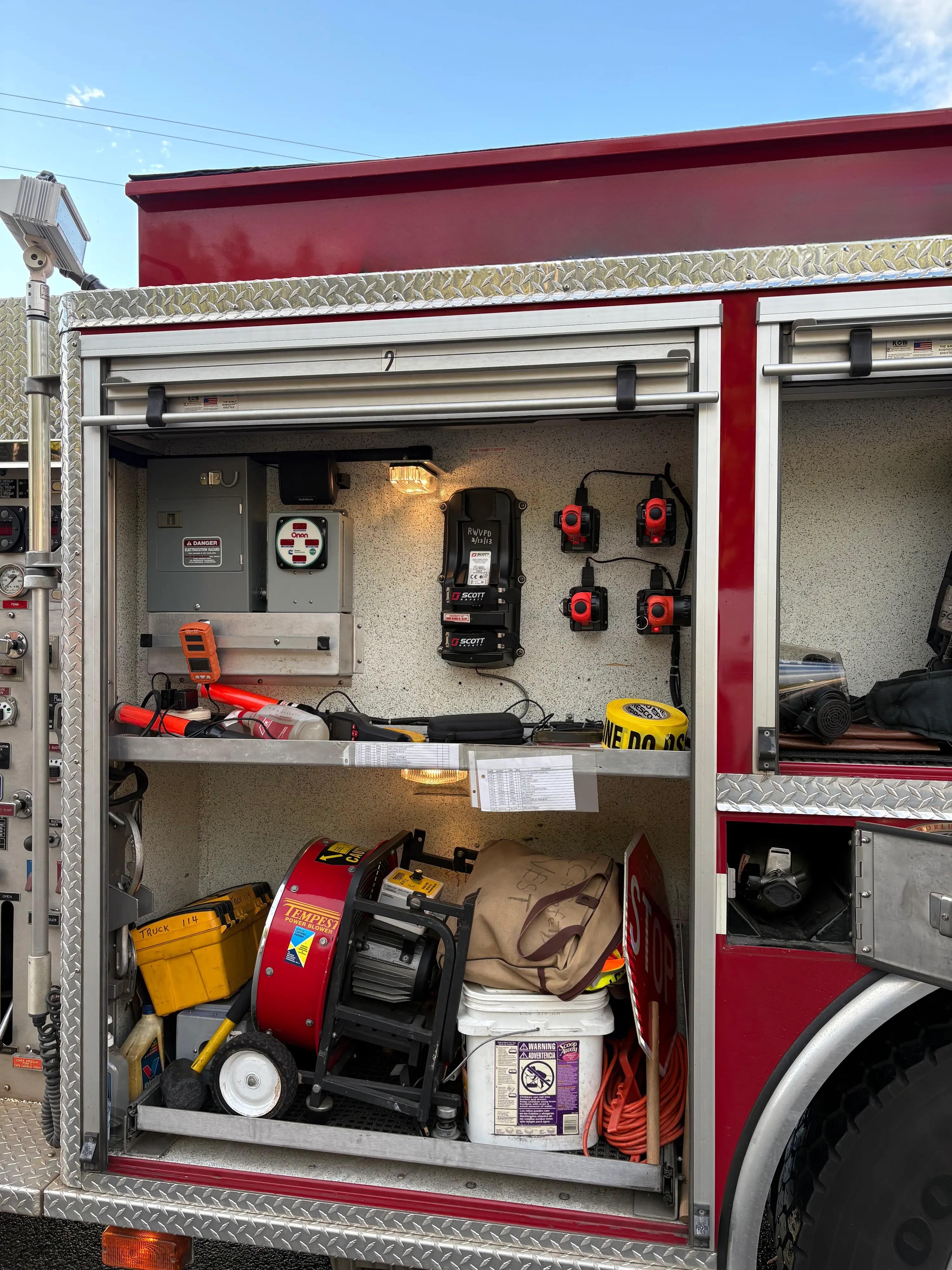 2004 KME International Pumper - image 12