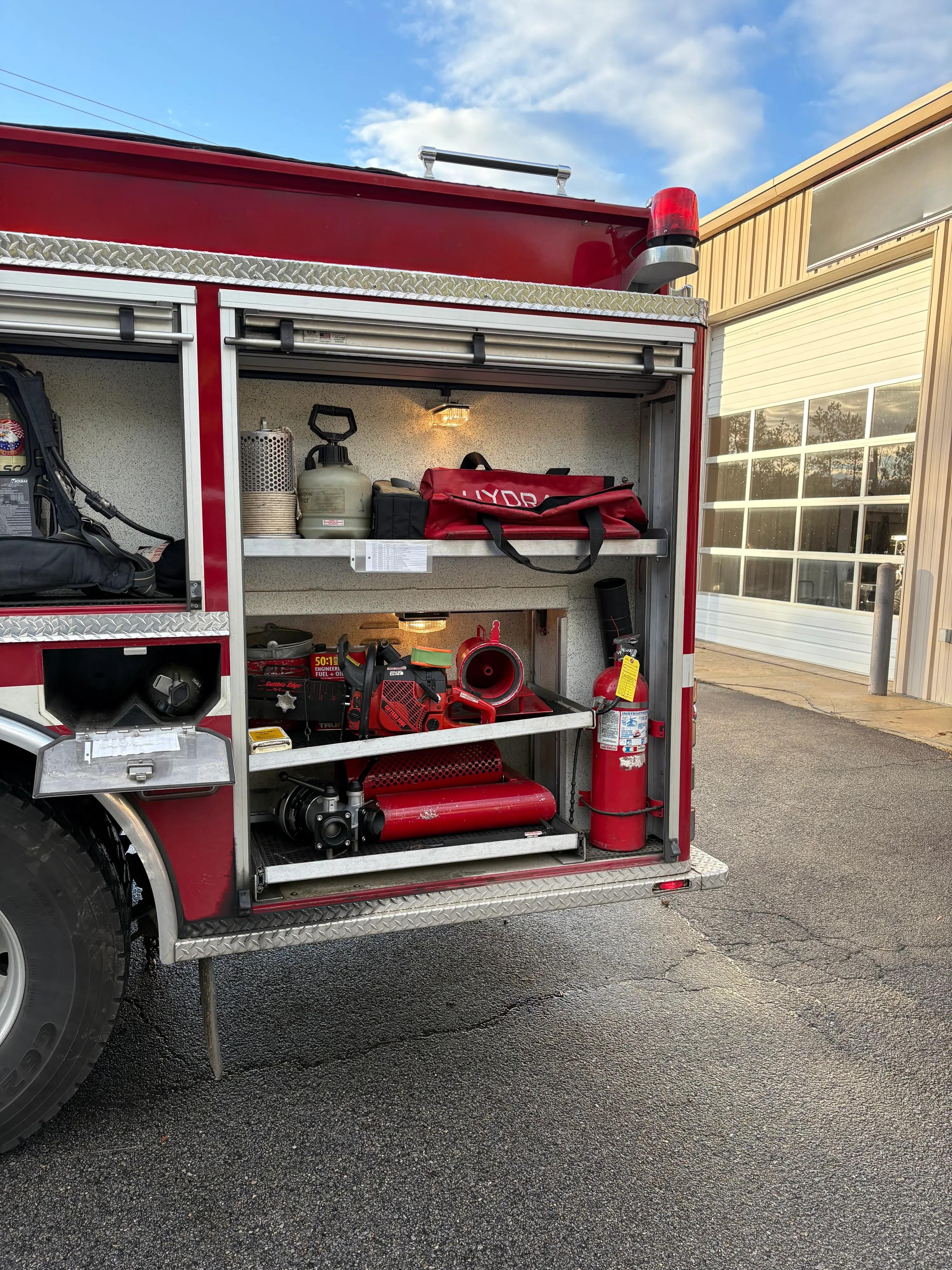 2004 KME International Pumper - image 11