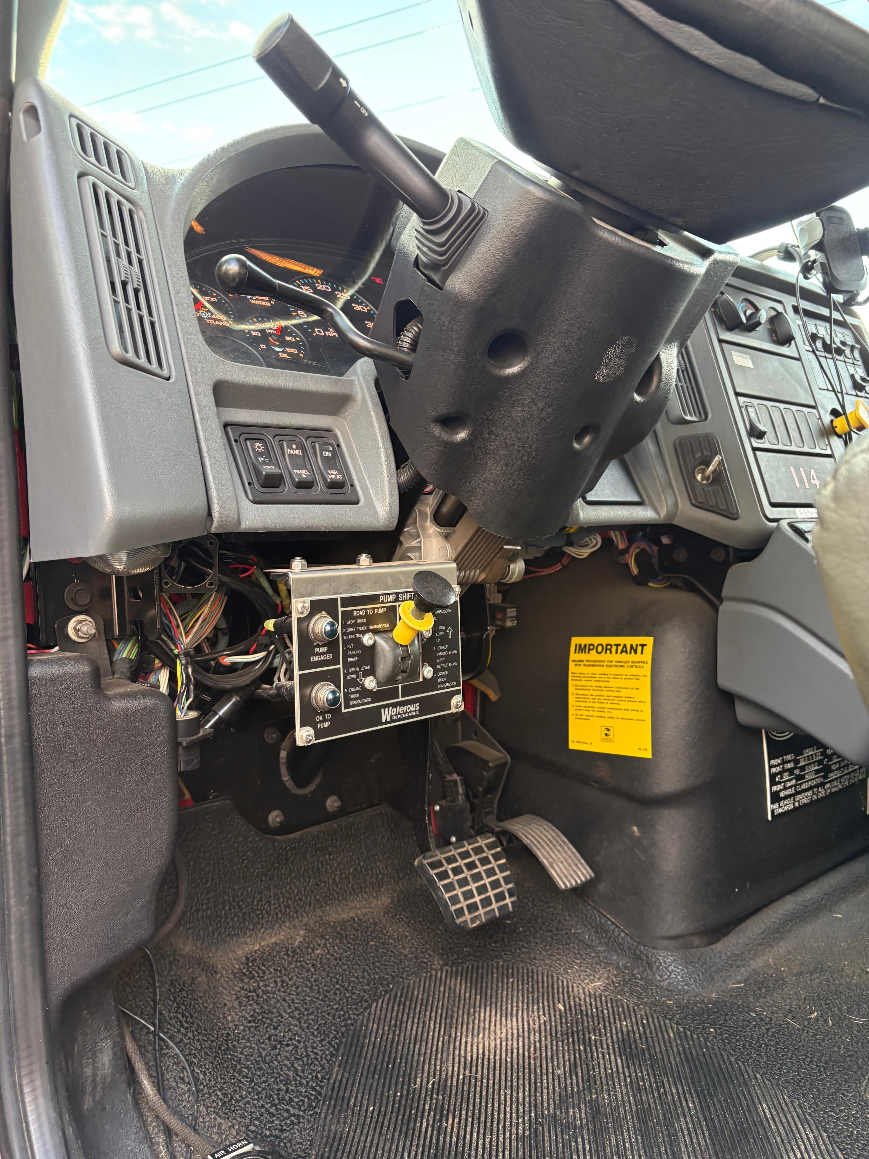 2004 KME International Pumper - image 21