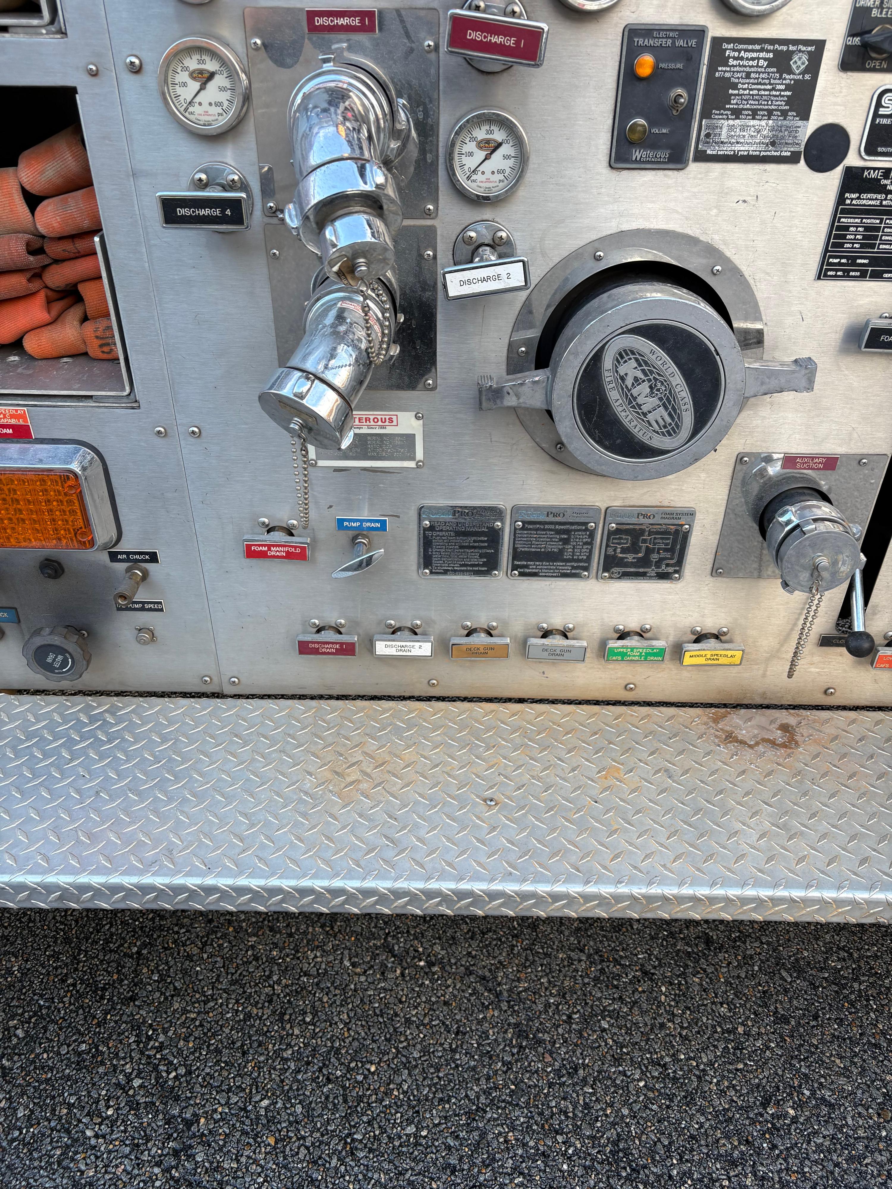 2004 KME International Pumper - image 19