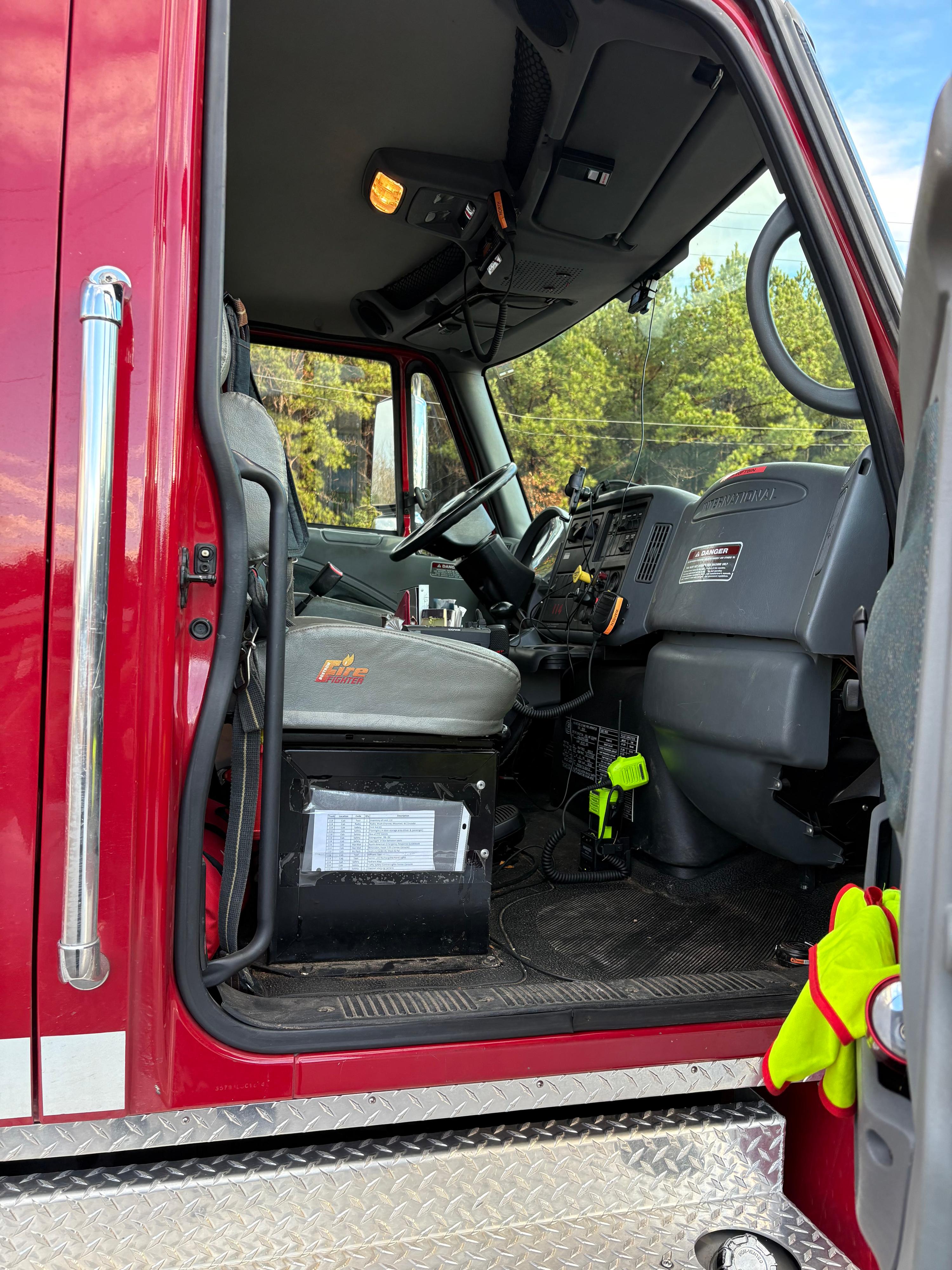 2004 KME International Pumper - image 14