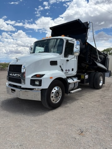 2025 Mack Dump Truck - image 1