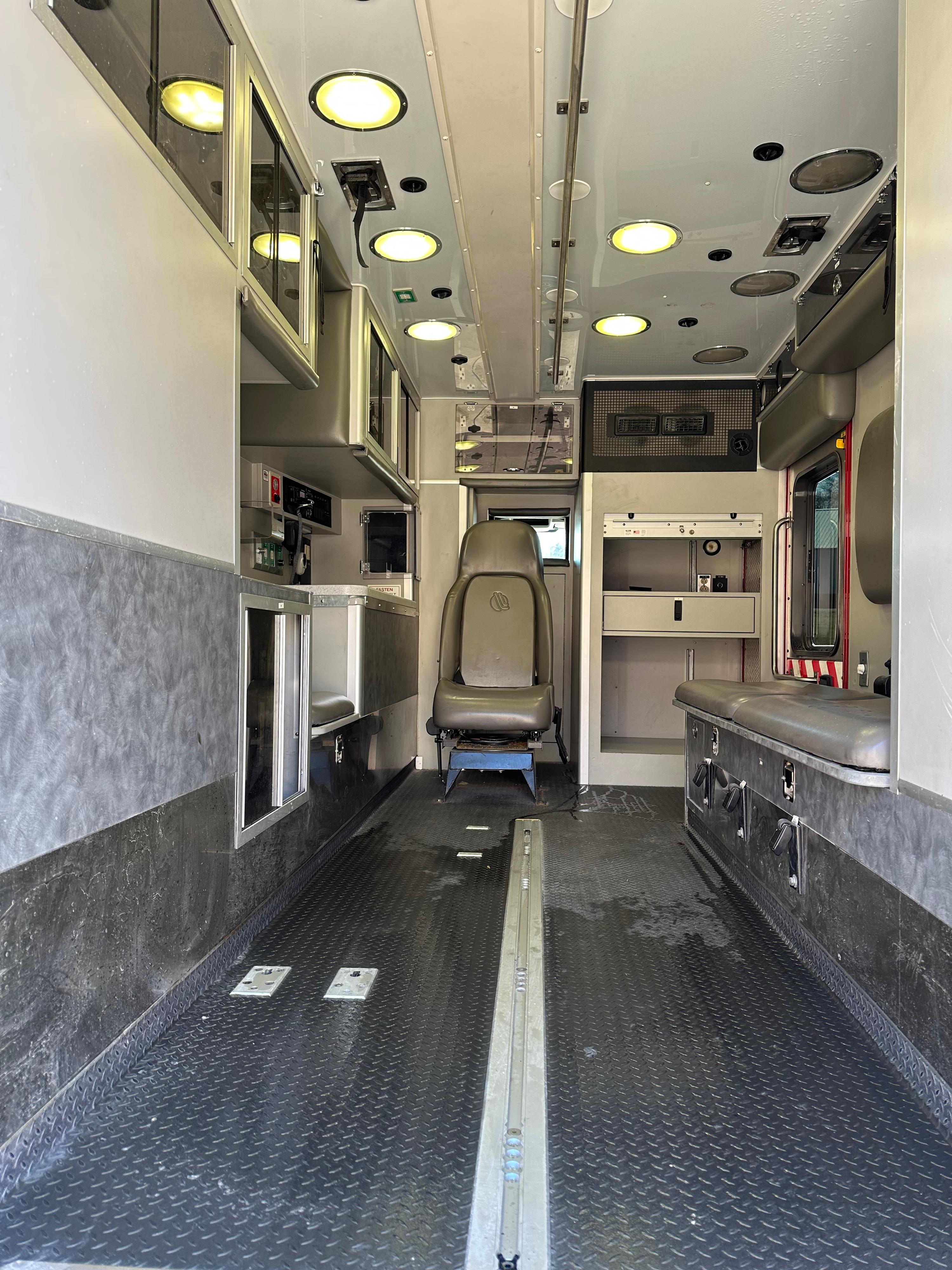 2011 International/Wheeled Coach Type I - image 14