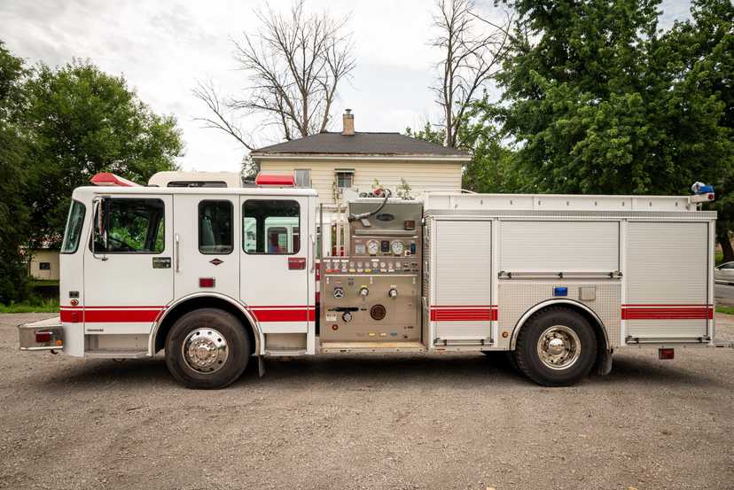 2002 Luverne Spartan Pumper — photo 2