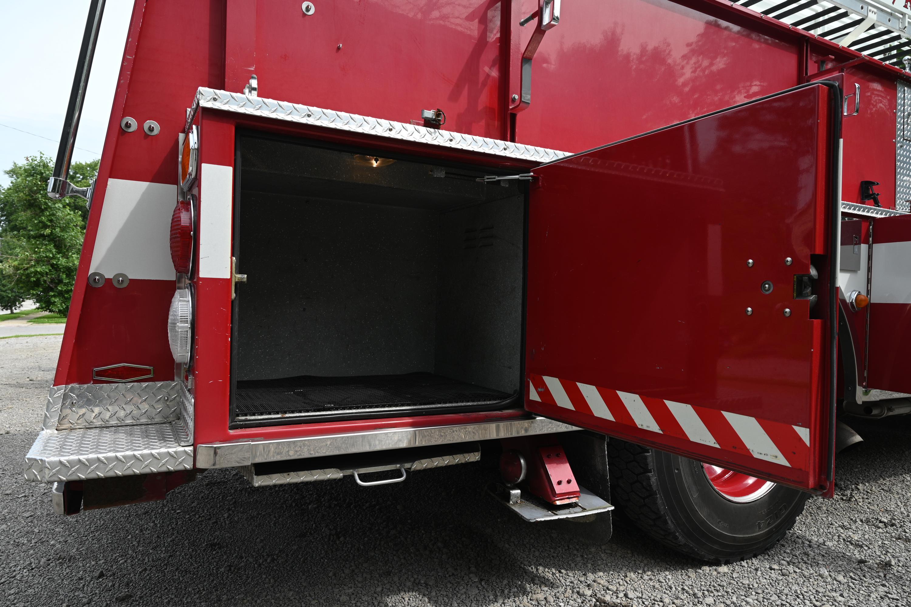 1995 Pierce Custom 50' Aerial - image 23