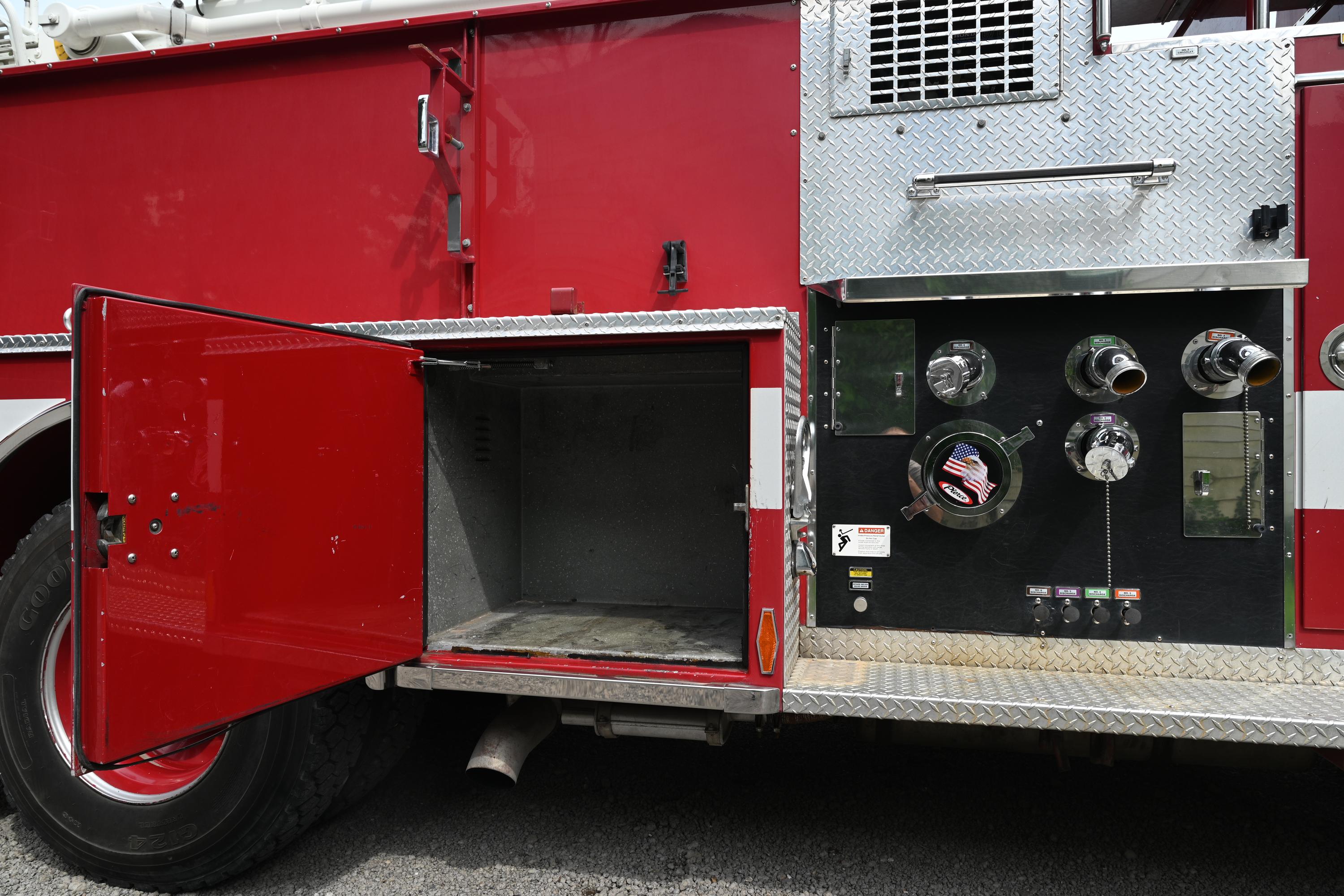 1995 Pierce Custom 50' Aerial - image 24