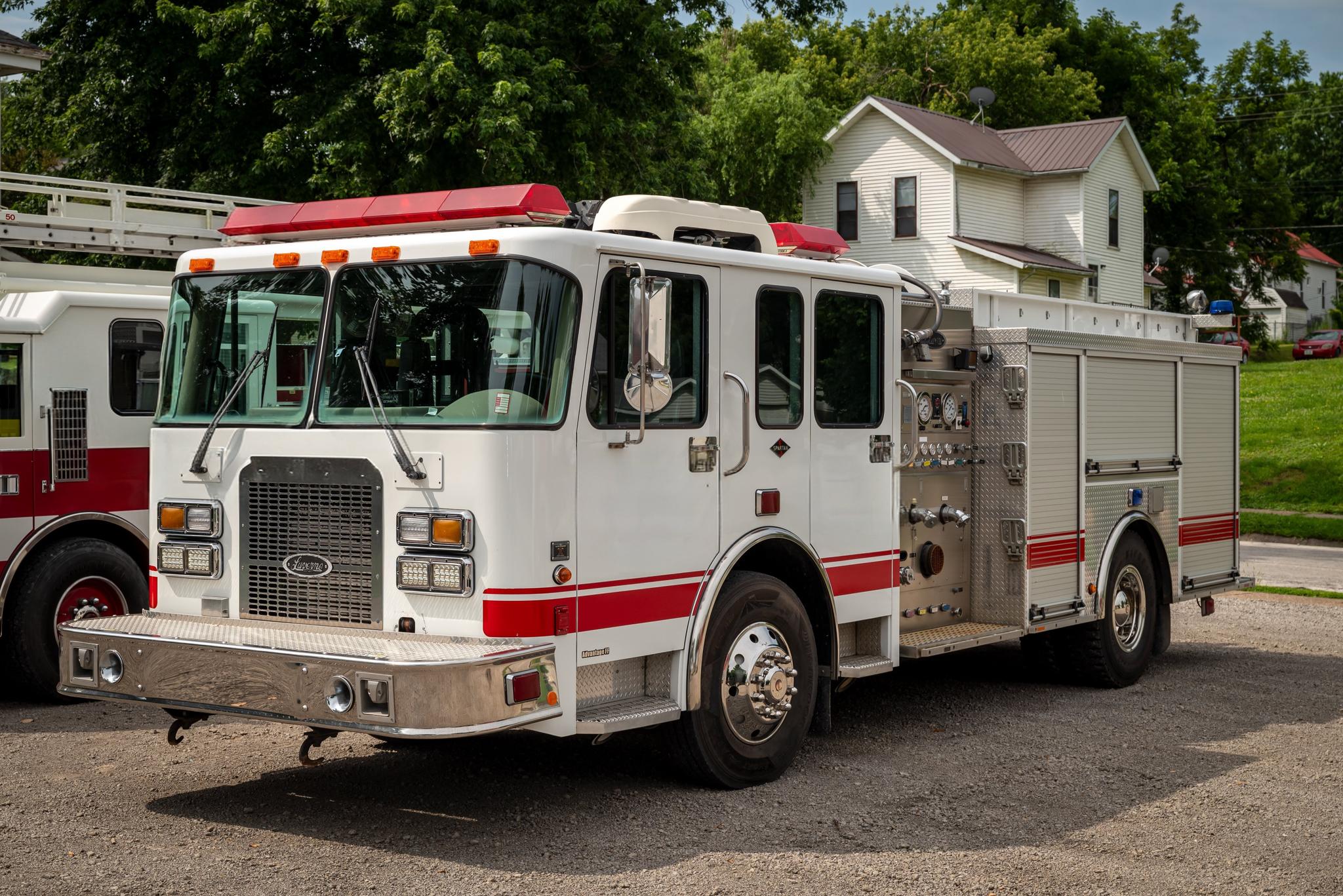 2002 Luverne Spartan Pumper - image 1