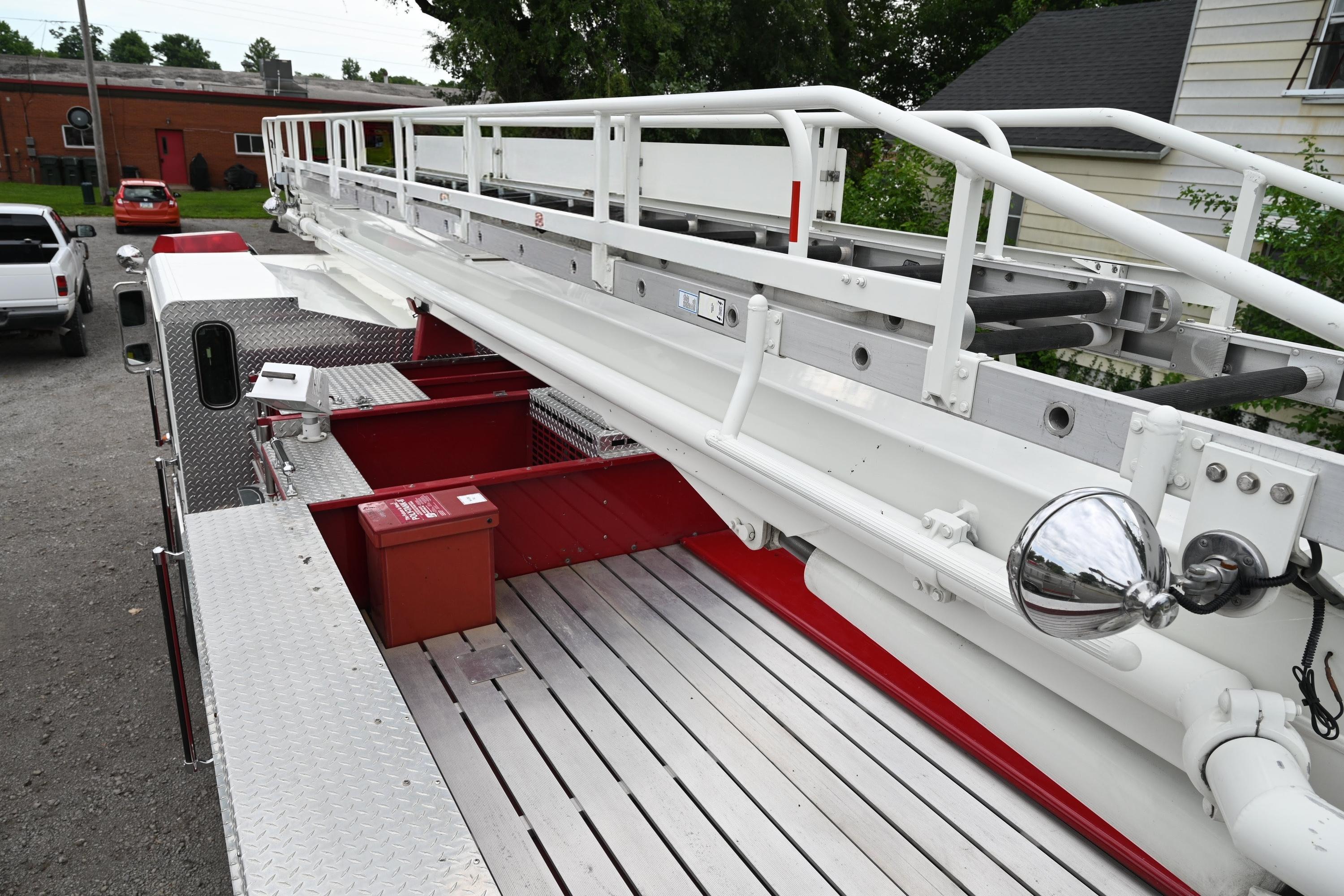 1995 Pierce Custom 50' Aerial - image 19