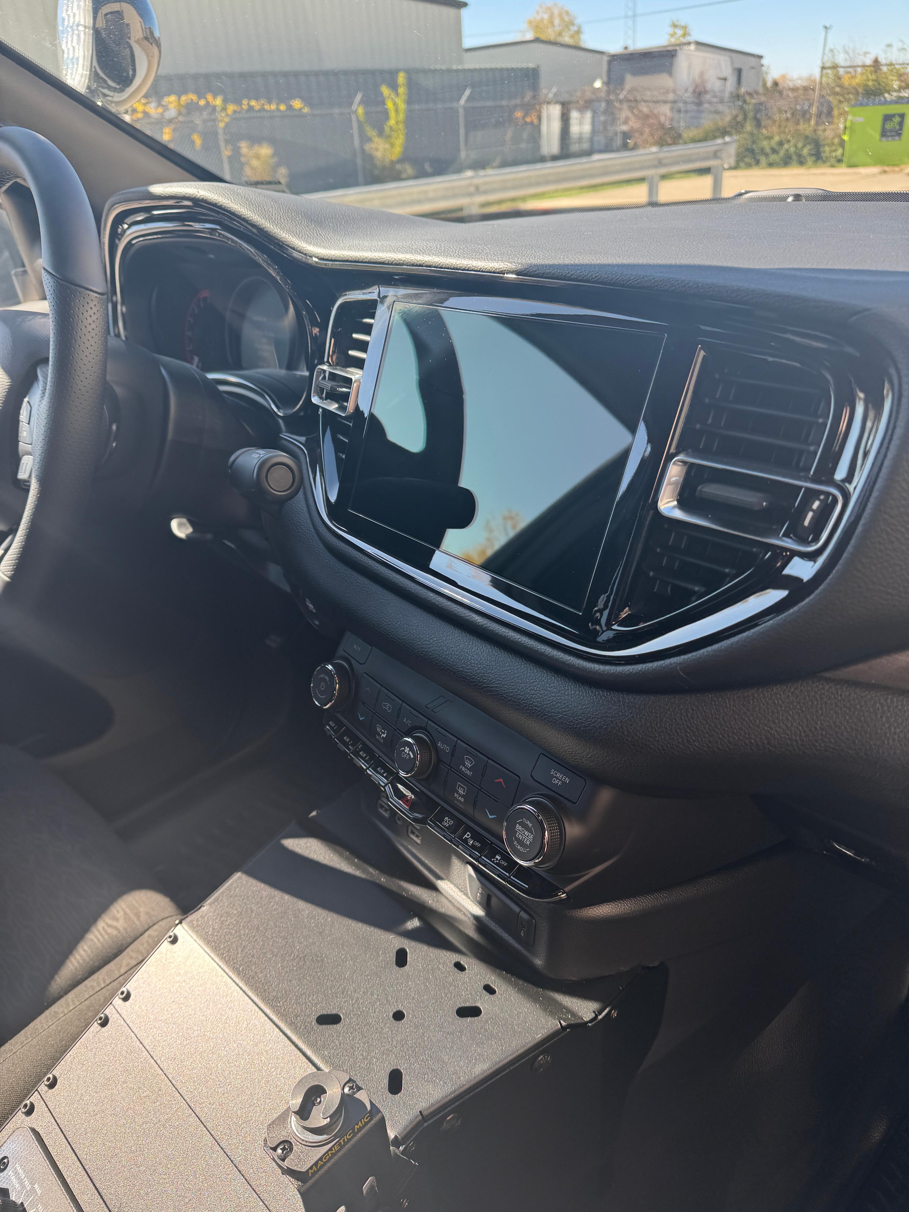 2026 Dodge Durango 4x4 Command Unit - image 17