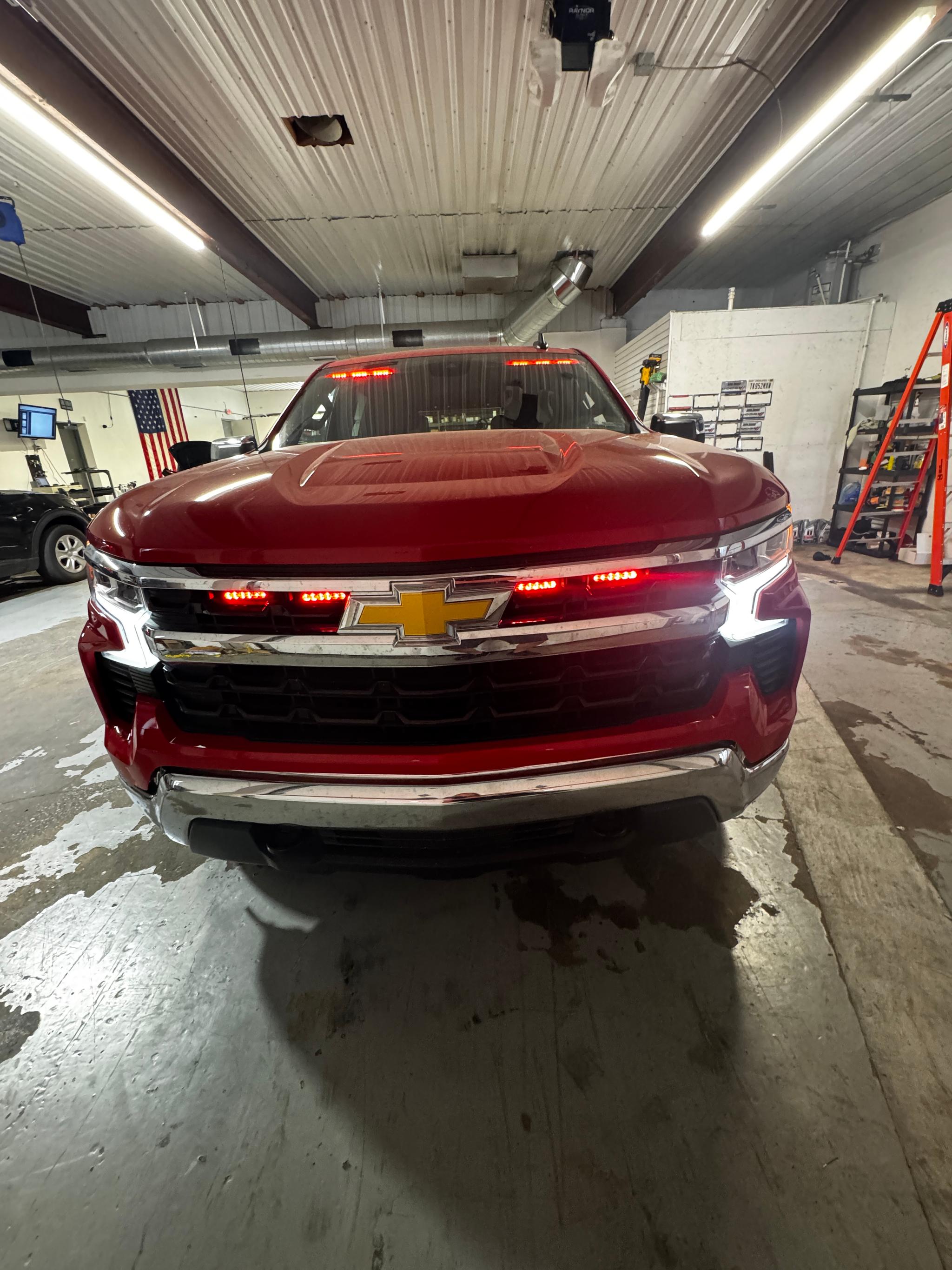 2023 Chevrolet Silverado 4x4 Command Unit - image 5