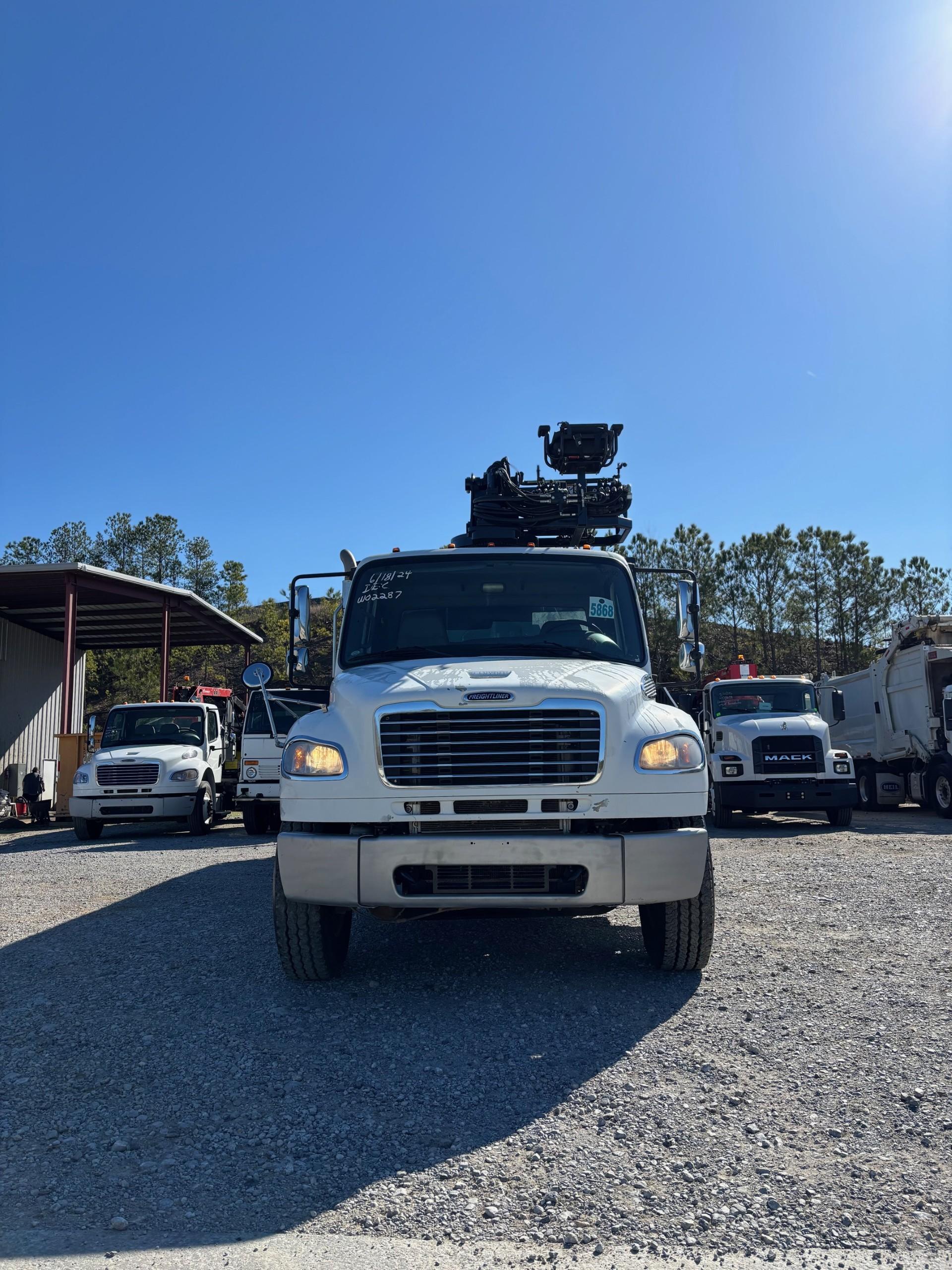 New LEMCO 7000 Loader on 2017 Freightliner - image 6