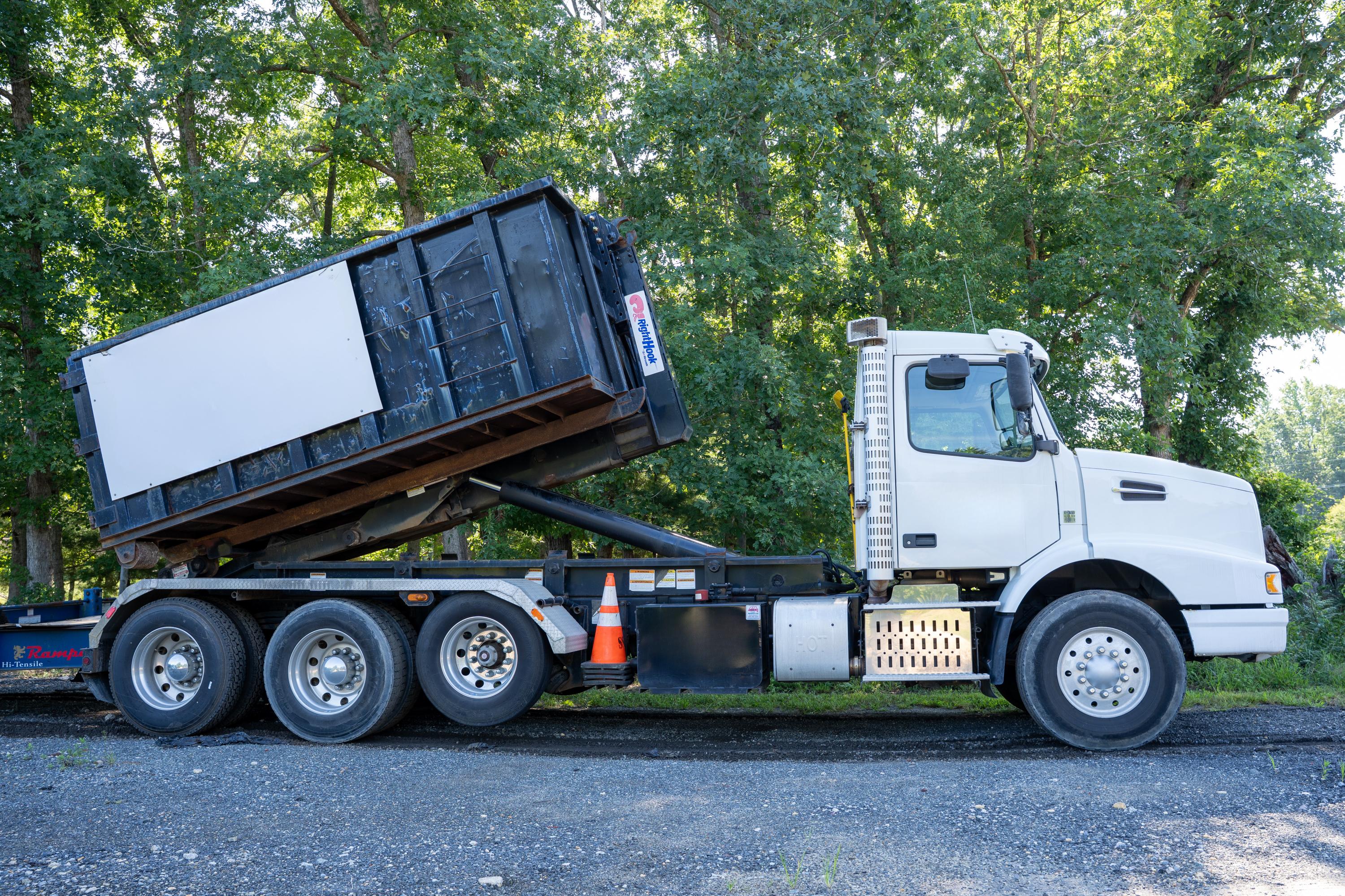 2017 Volvo Galbreath Hooklift - image 10